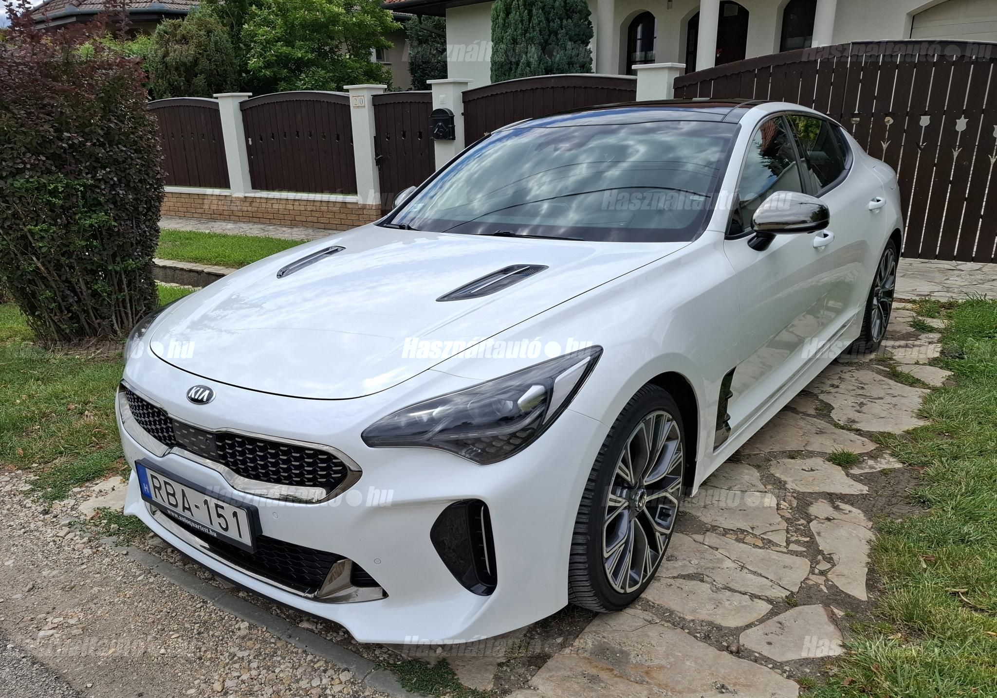 KIA STINGER 2017 - 1