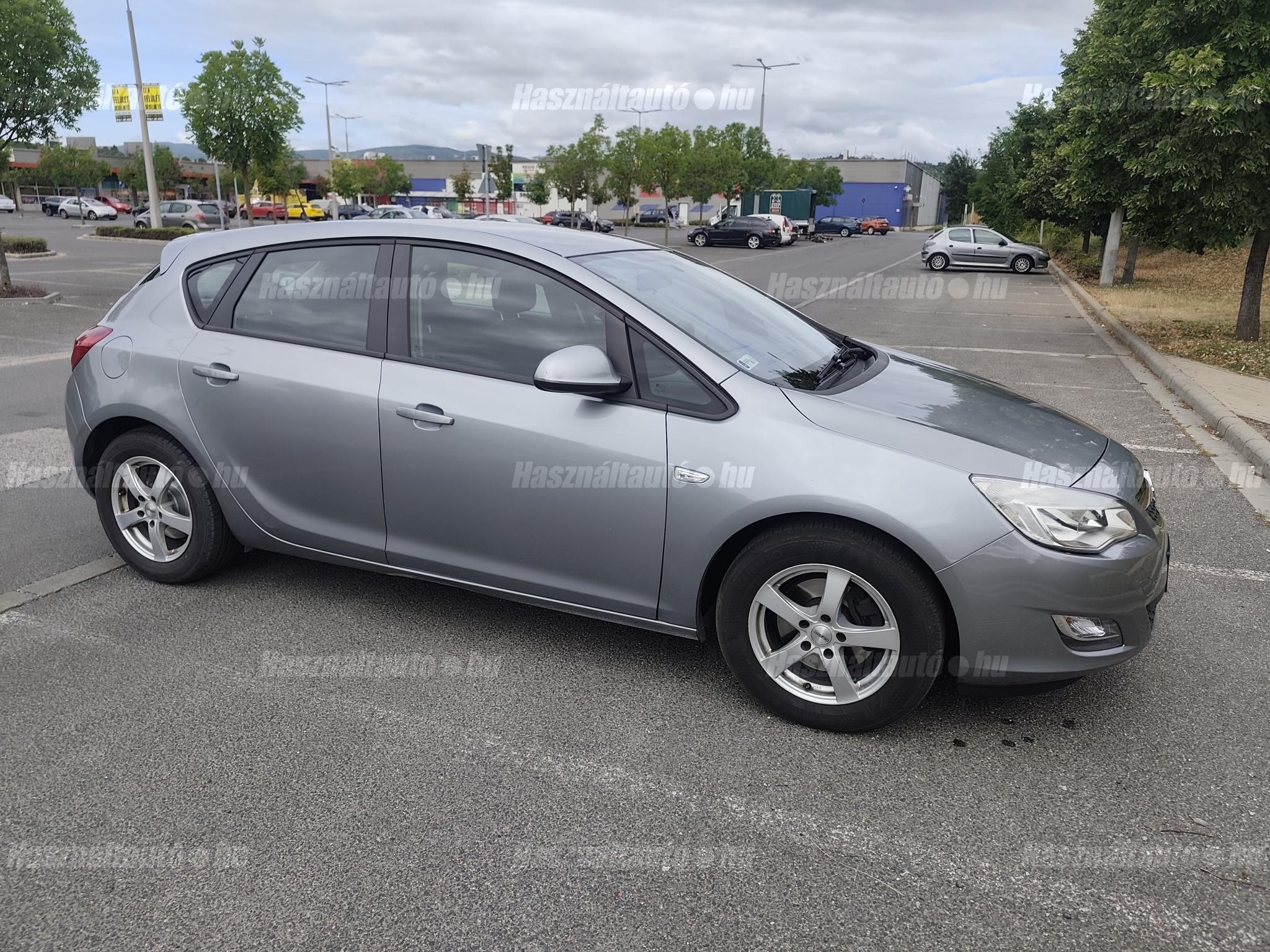 OPEL ASTRA J 2010/12 - 1
