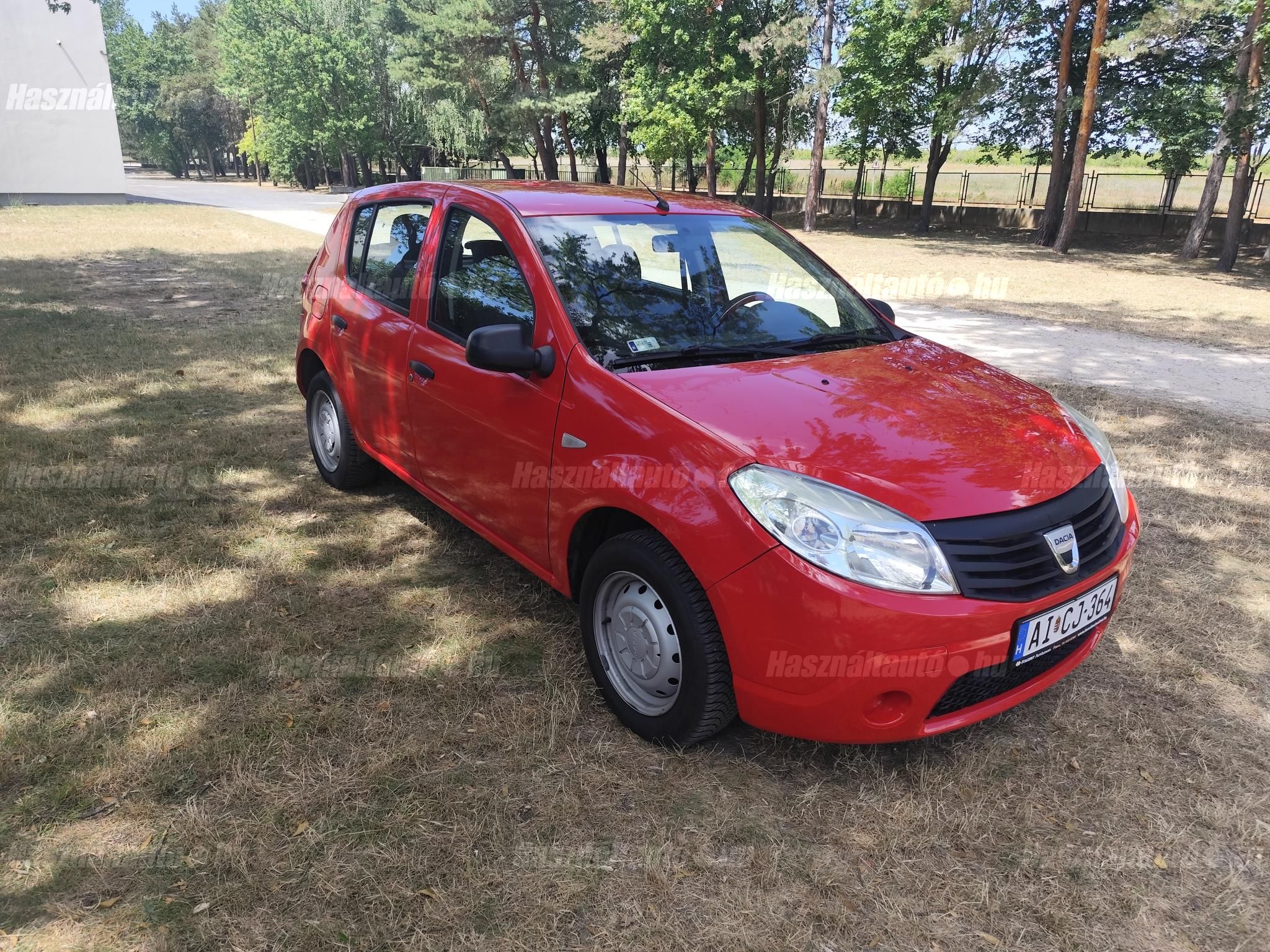 DACIA SANDERO 2010/8 - 1