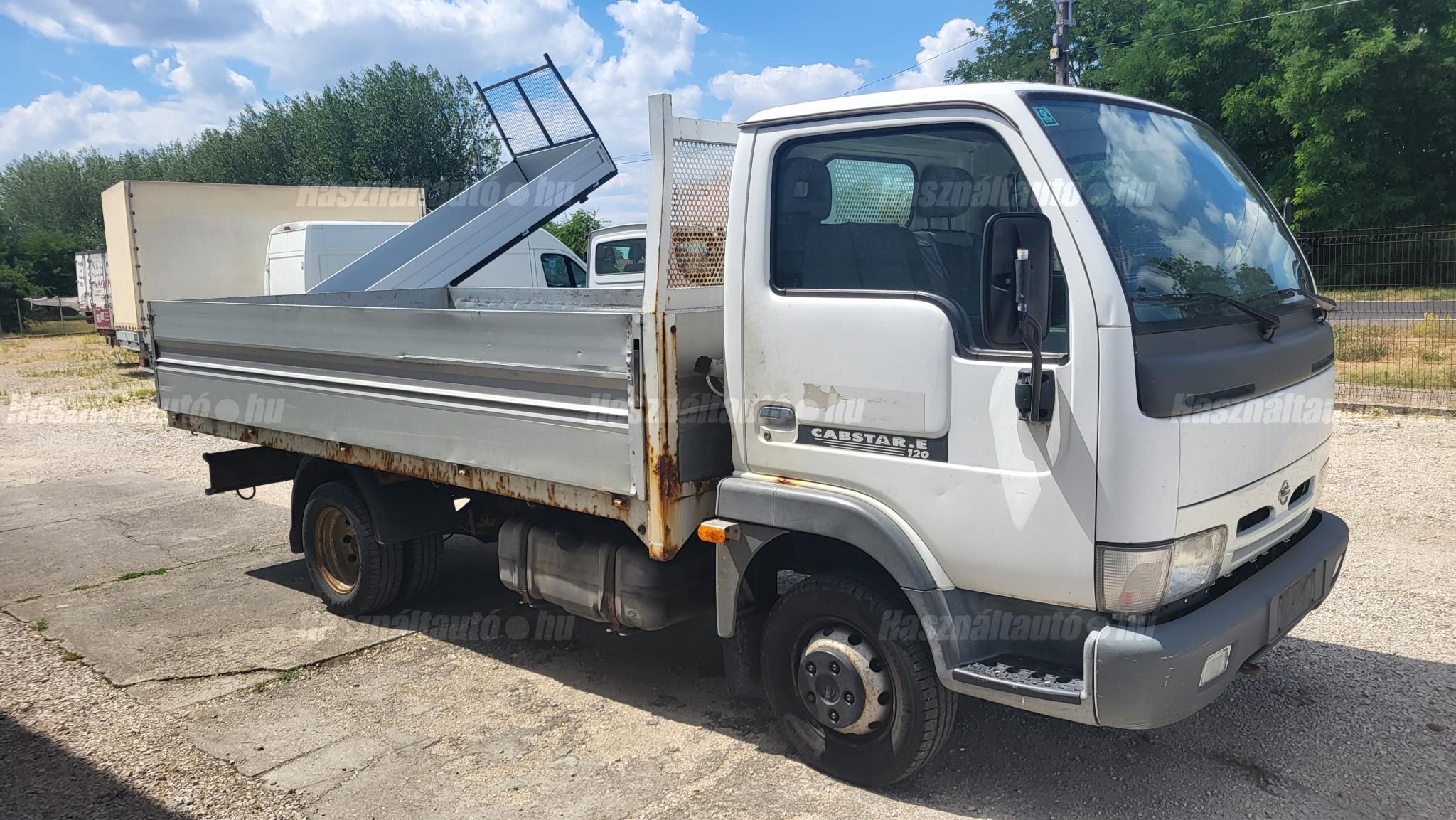 NISSAN CABSTAR 2004/3 - 1