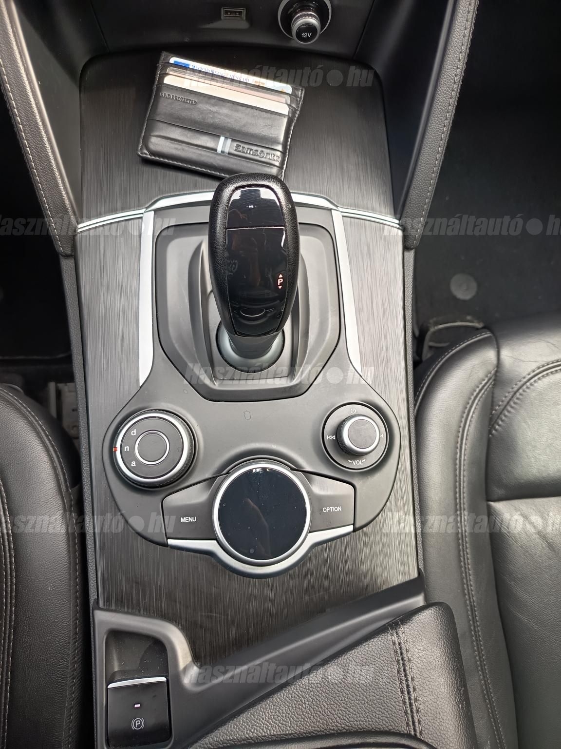 ALFA ROMEO STELVIO 2019/3 - 1