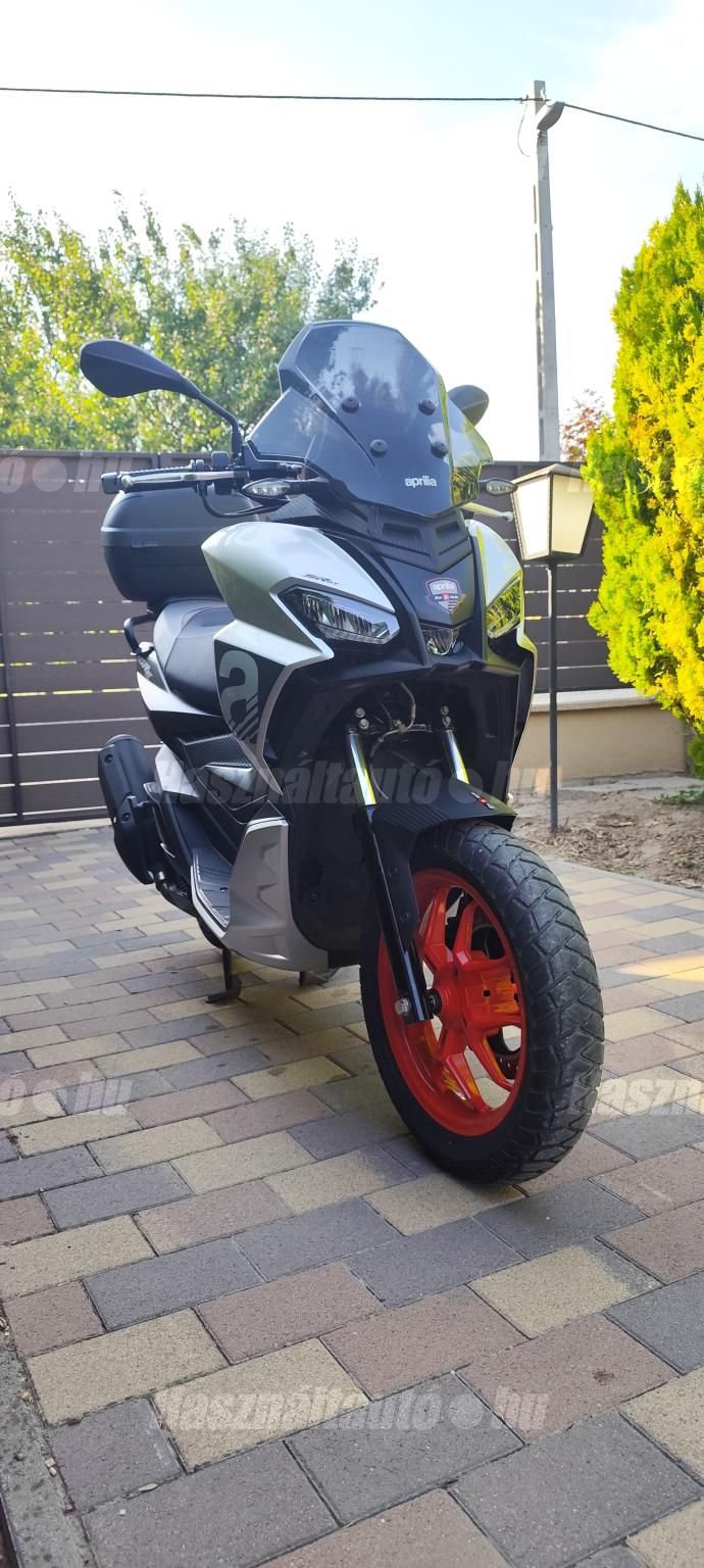 APRILIA SR GT 125 2022/9 - 1