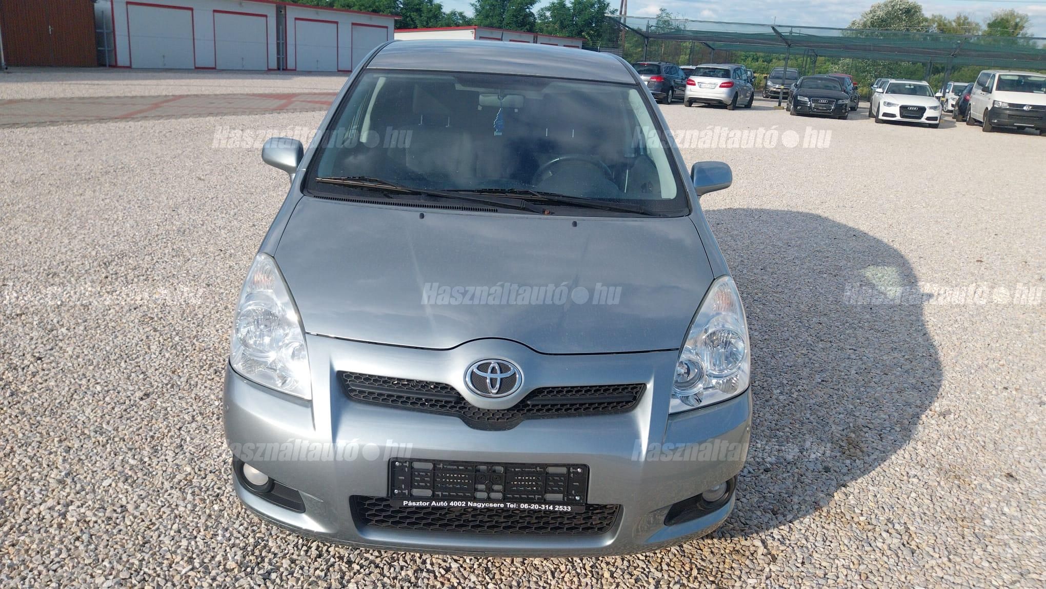 TOYOTA COROLLA VERSO 2008/6 - 1