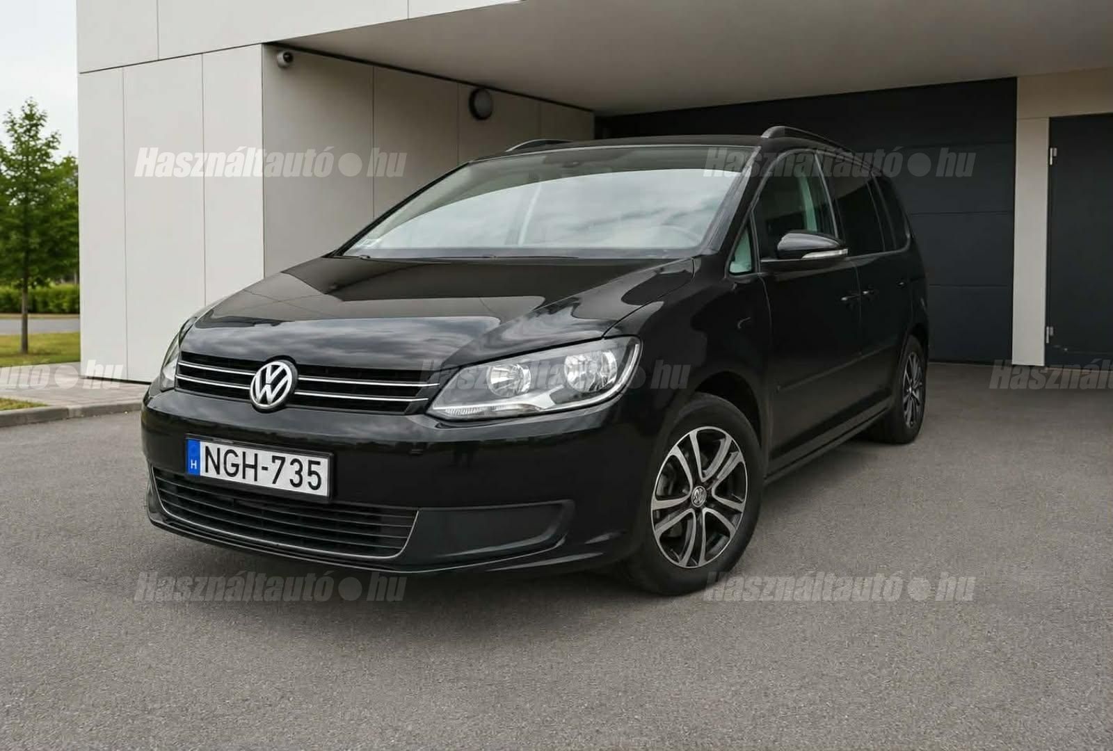 VOLKSWAGEN TOURAN 2011/8 - 1