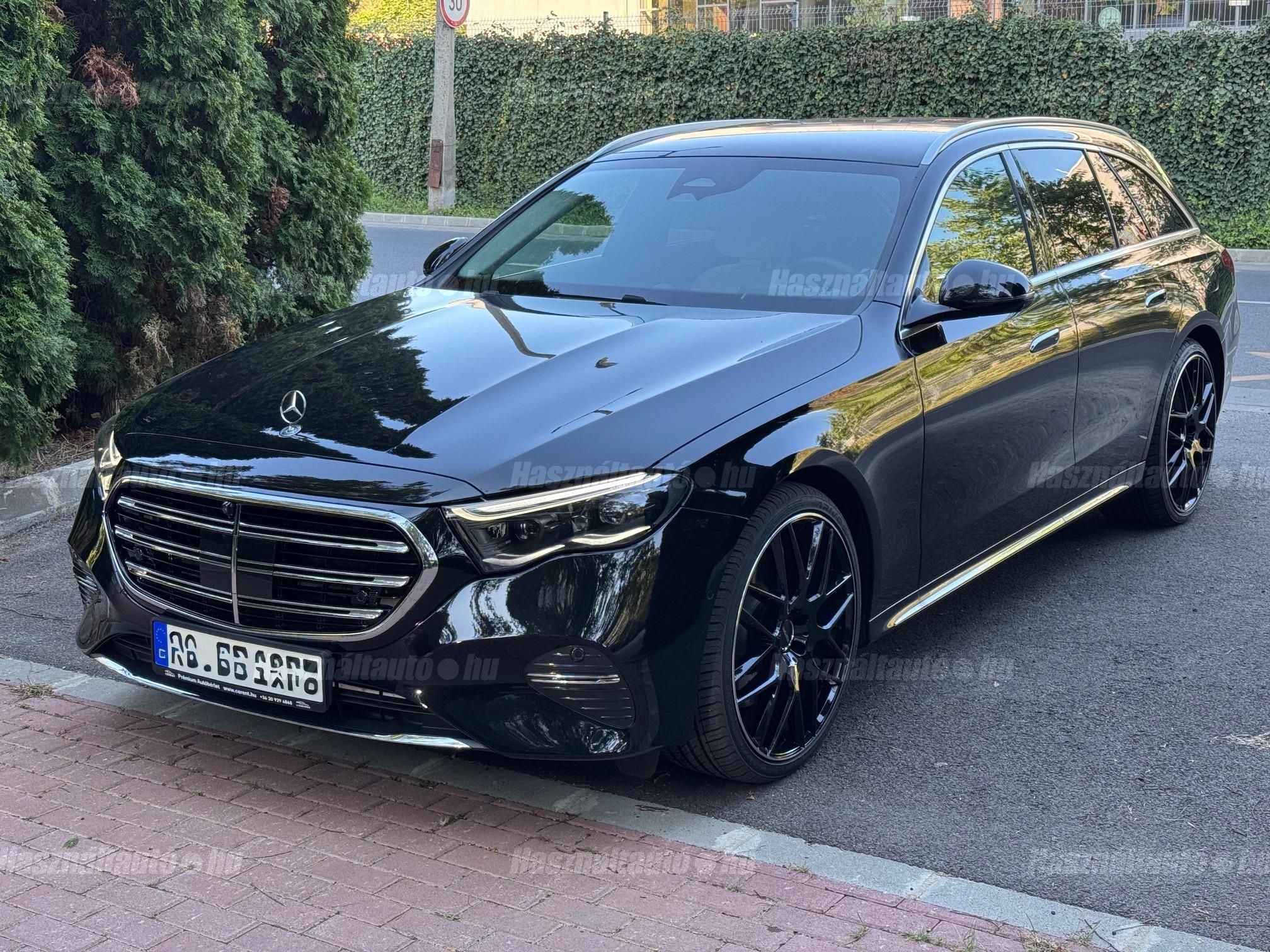 MERCEDES-BENZ E 300 2024/5 - 1