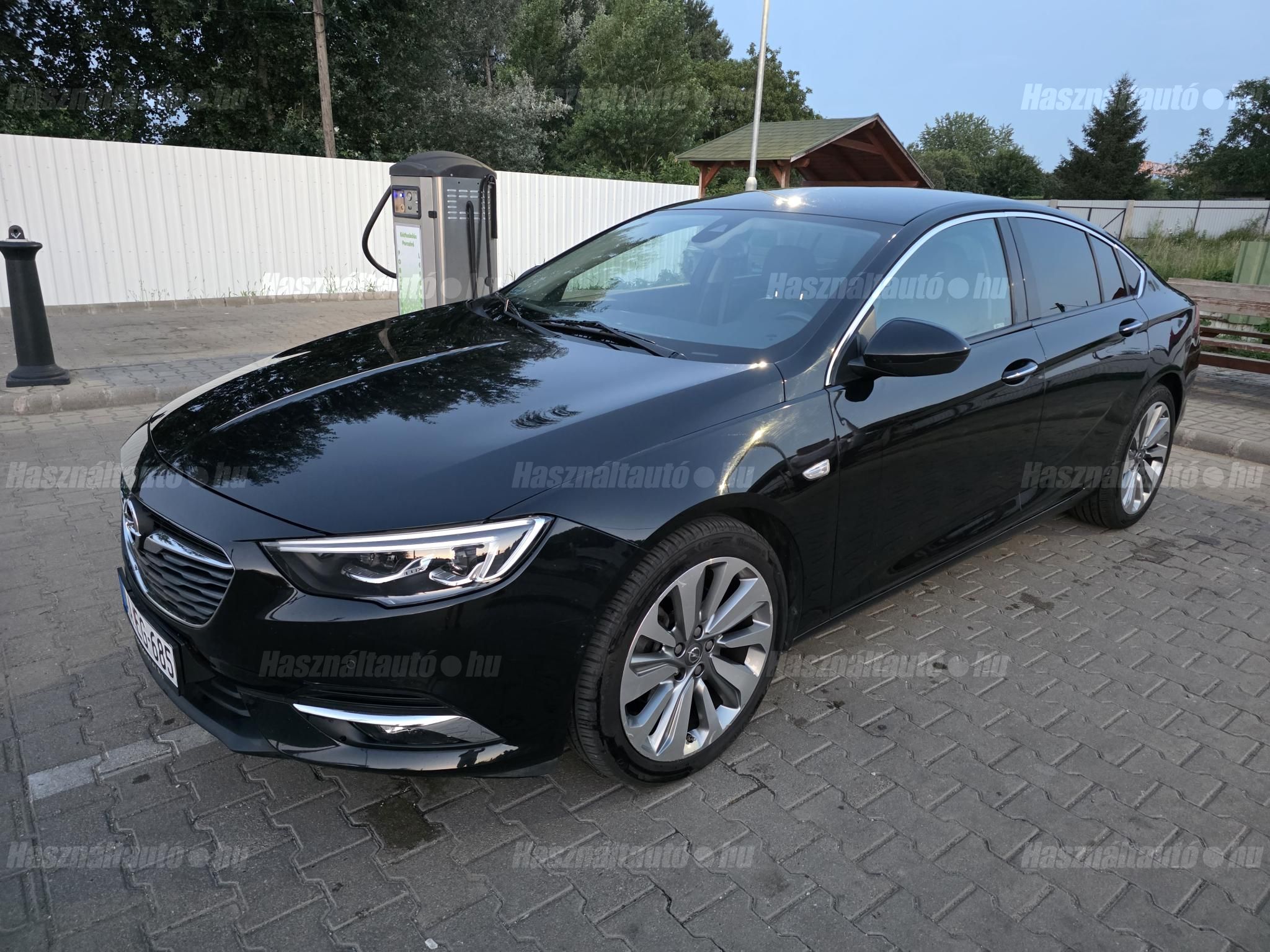 OPEL INSIGNIA 2018/7 - 1