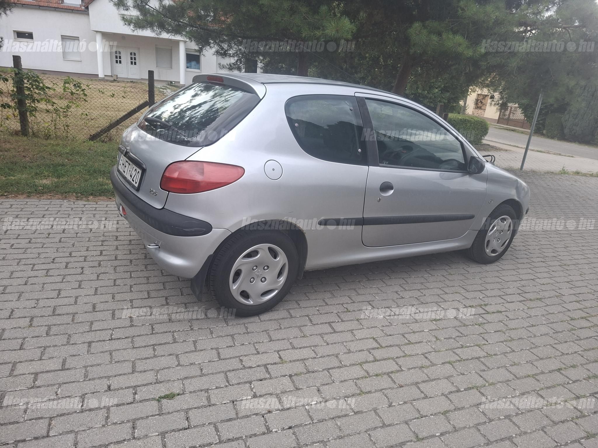 PEUGEOT 206 2001/12 - 1