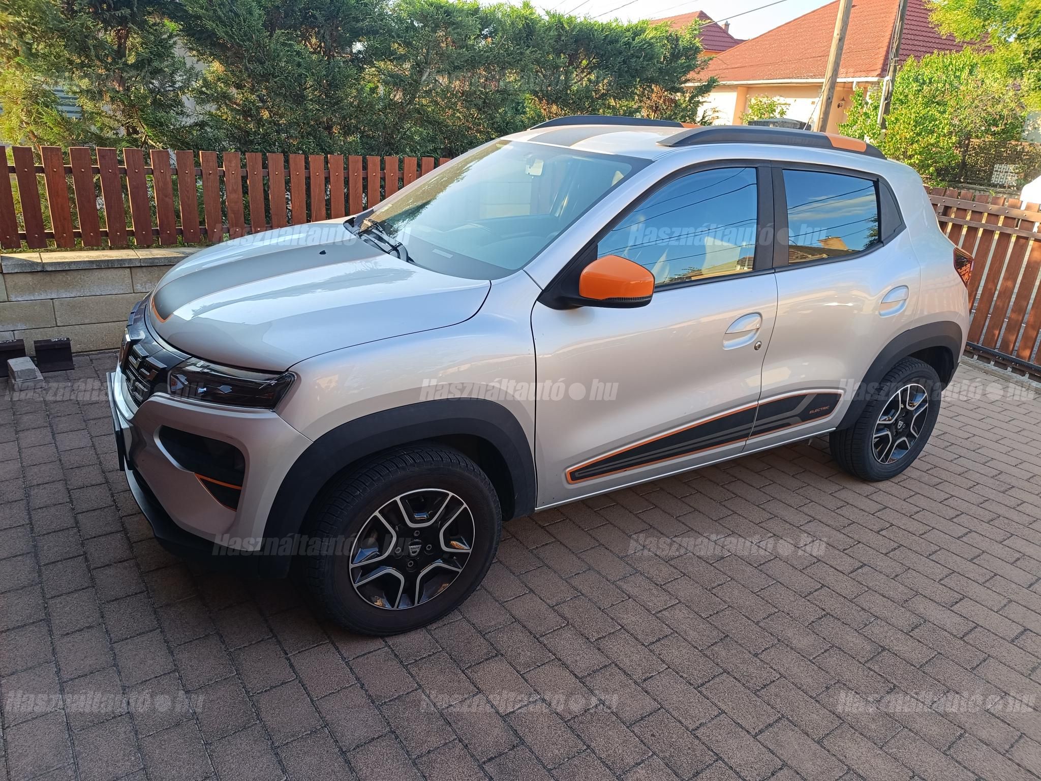 DACIA SPRING 2021/11 - 1