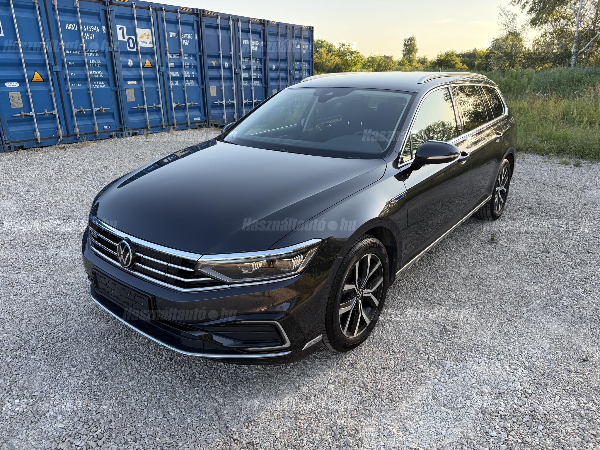 VOLKSWAGEN PASSAT 2021/6 - 1