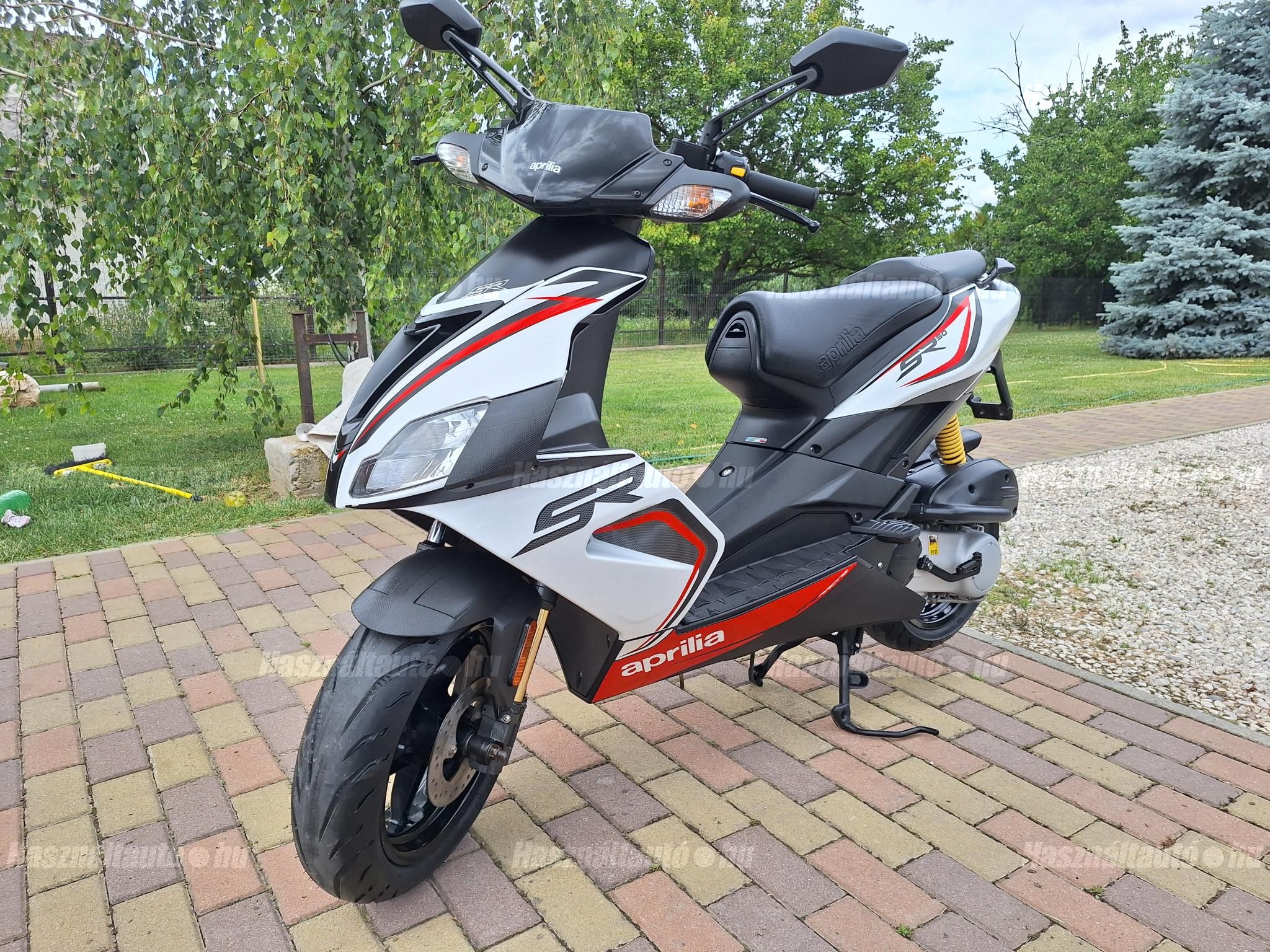 APRILIA SR 50 2015/6 - 1