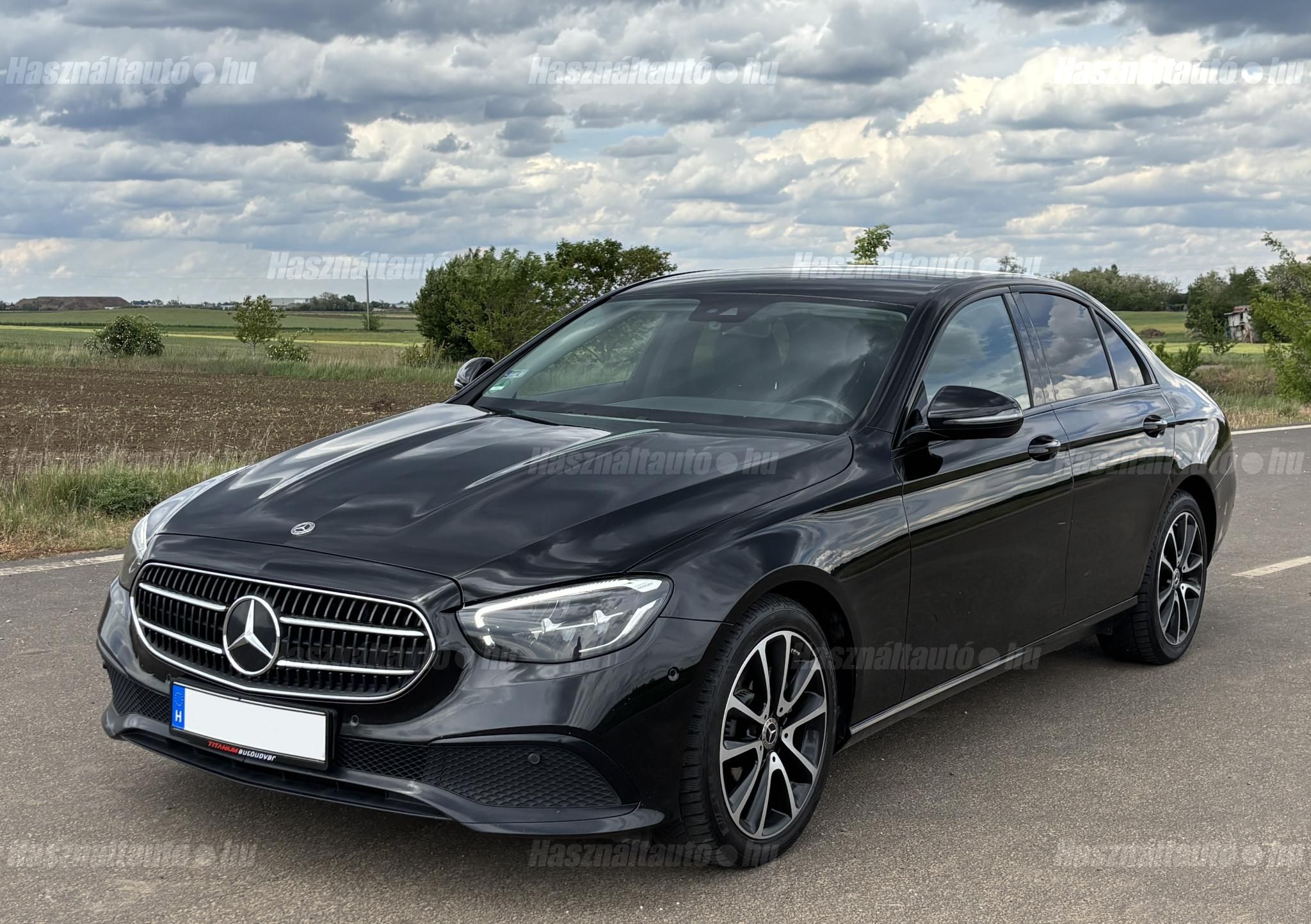 MERCEDES-BENZ E 220 2021/12 - 1