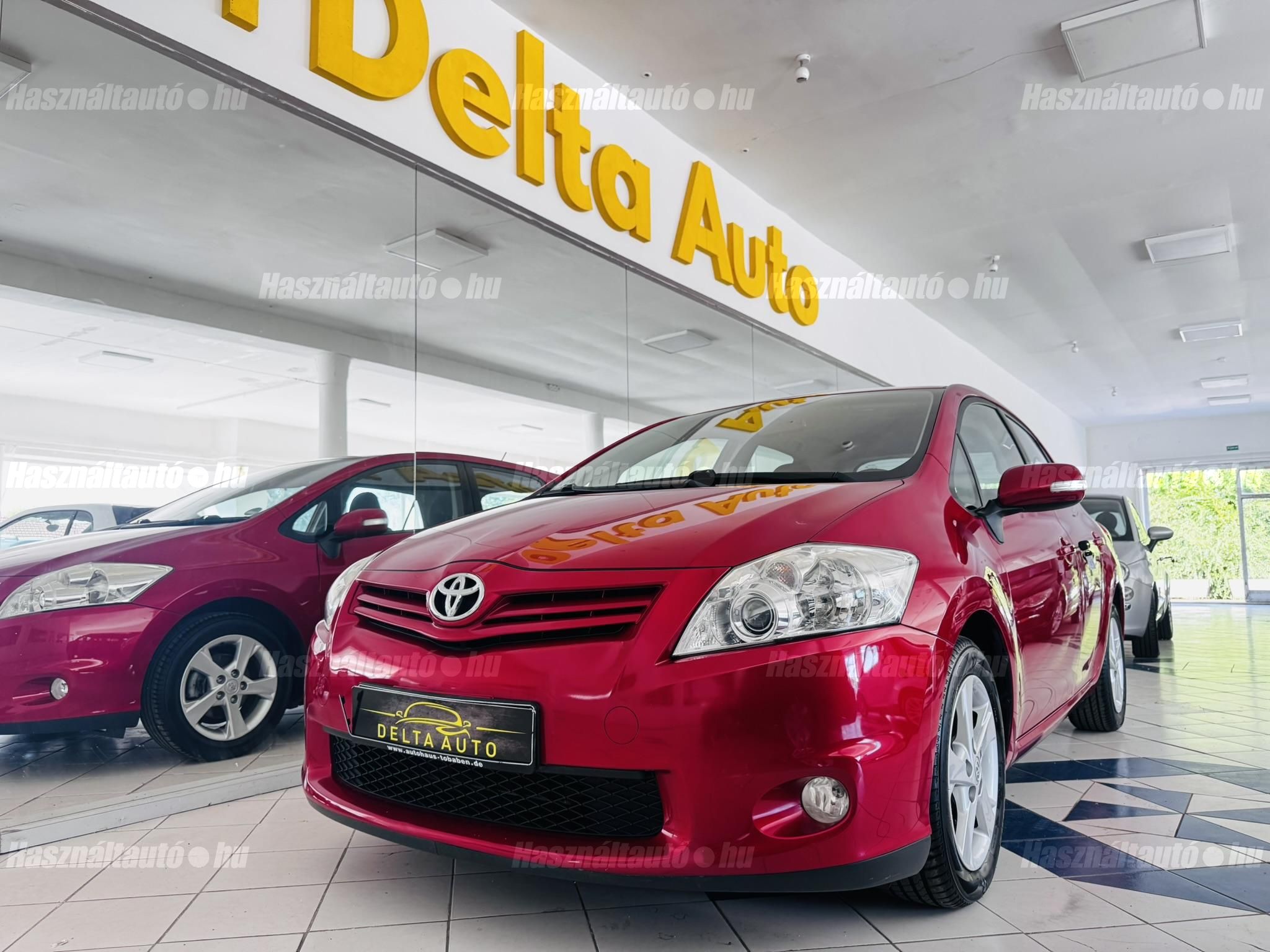 TOYOTA AURIS 2012/10 - 1