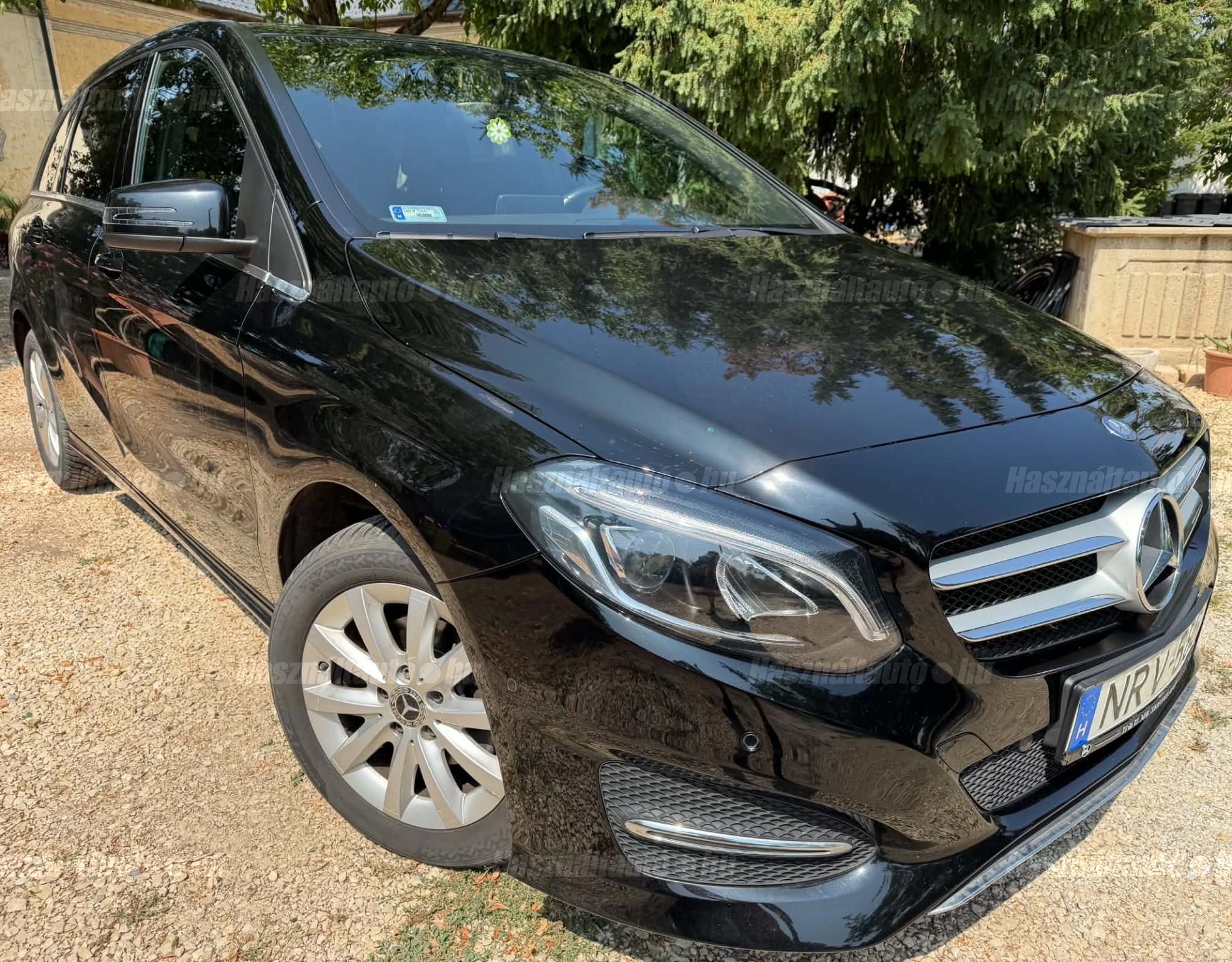 MERCEDES-BENZ B 180 2016/5 - 1