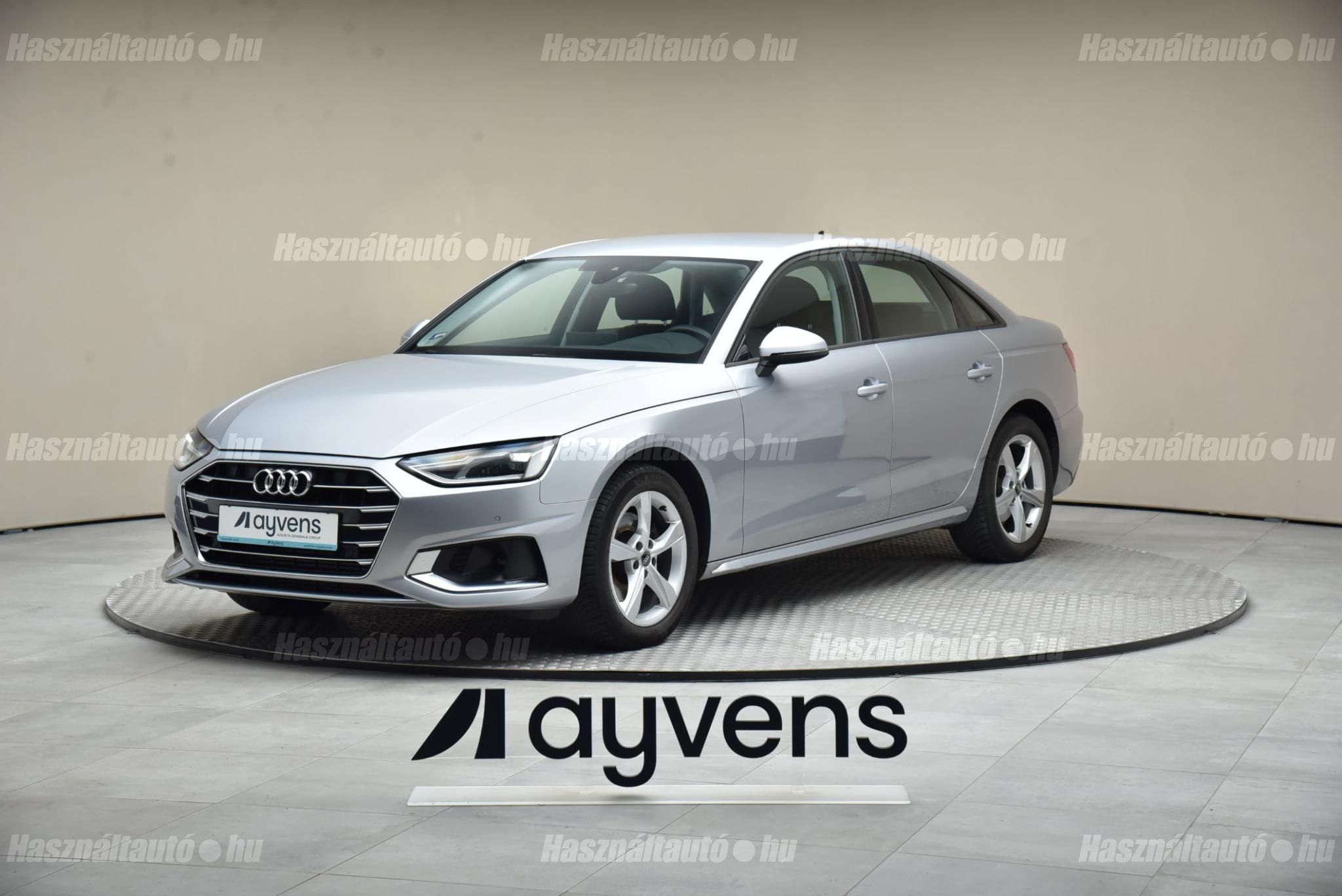 AUDI A4 2022/6 - 1