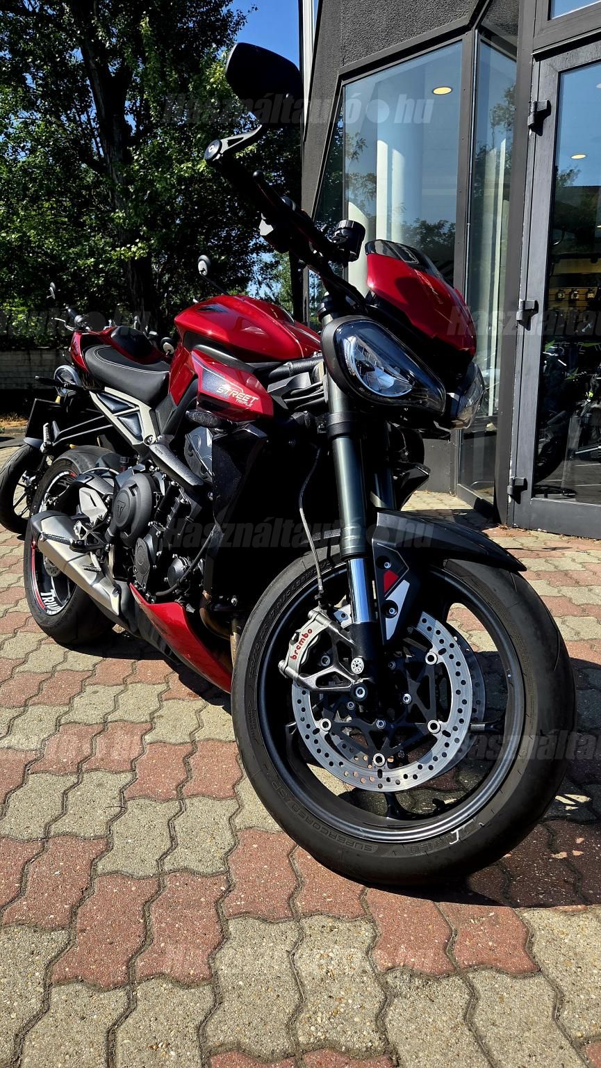 TRIUMPH STREET TRIPLE 2024/6 - 1