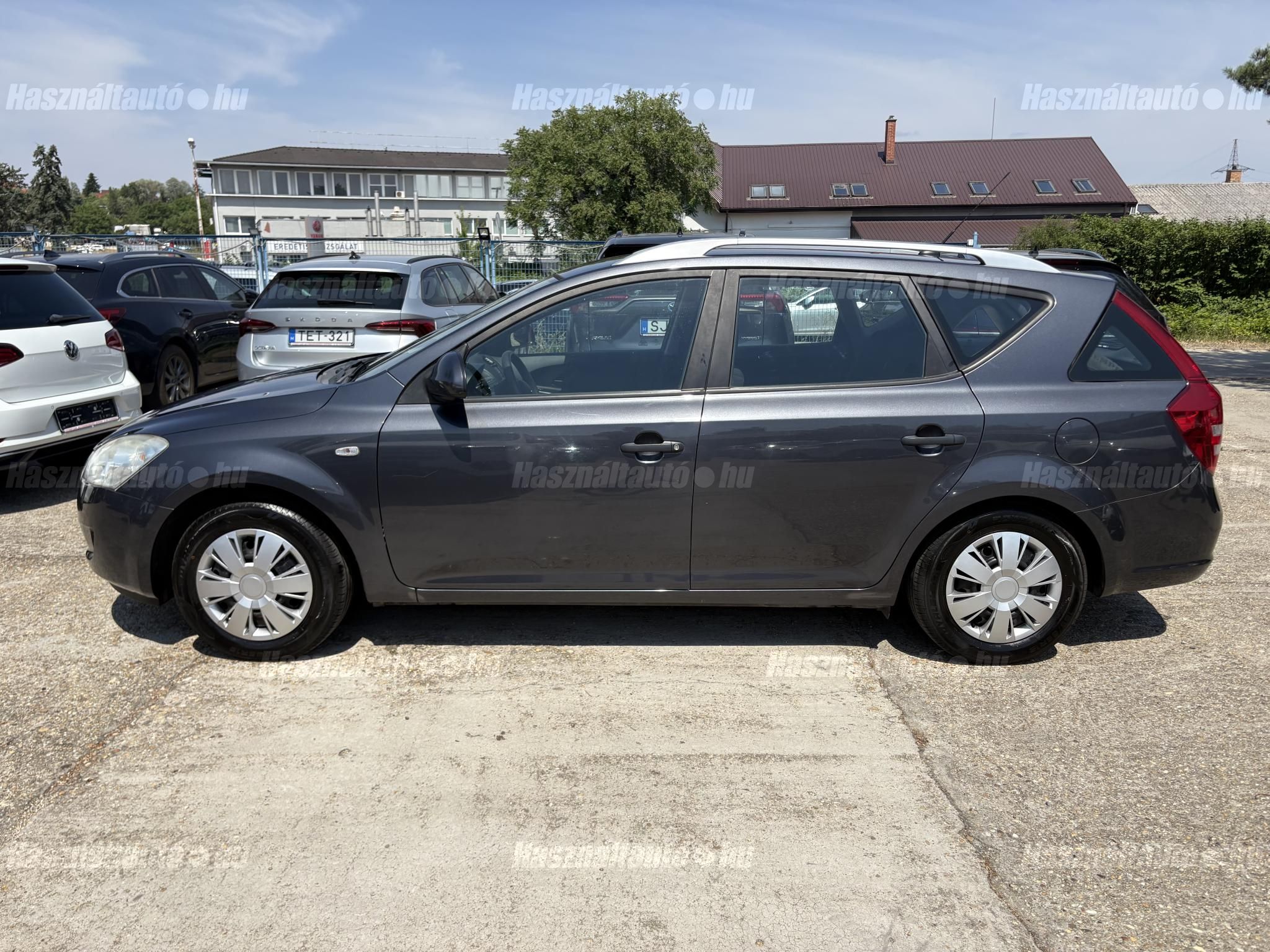 KIA CEE'D 2009/7 - 1