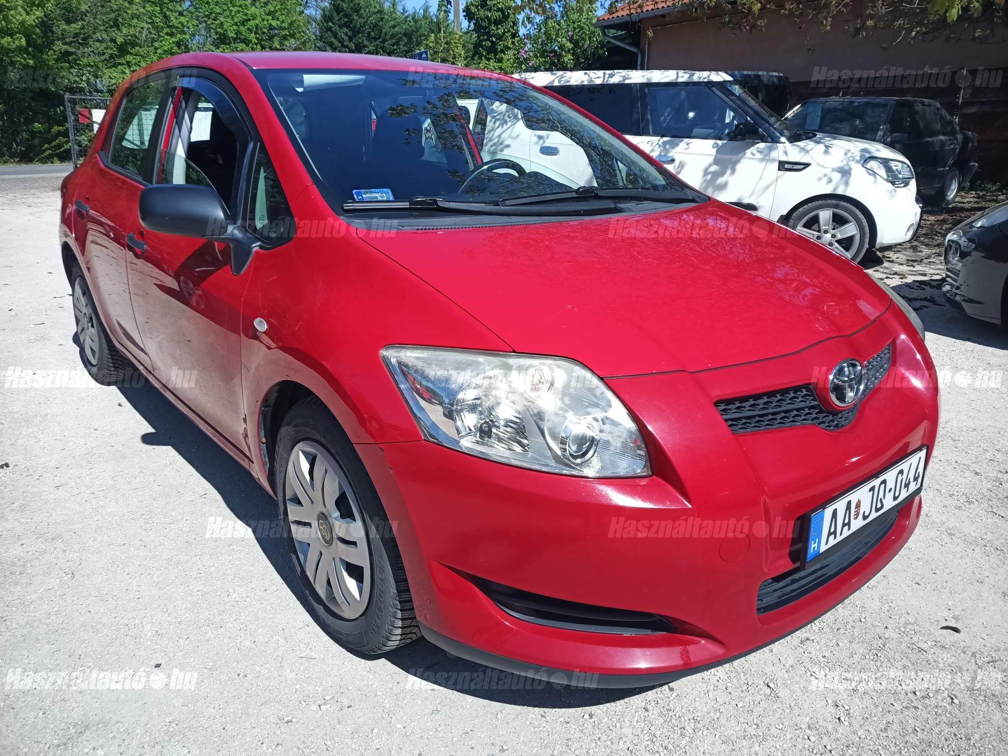 TOYOTA AURIS 2010/1 - 1