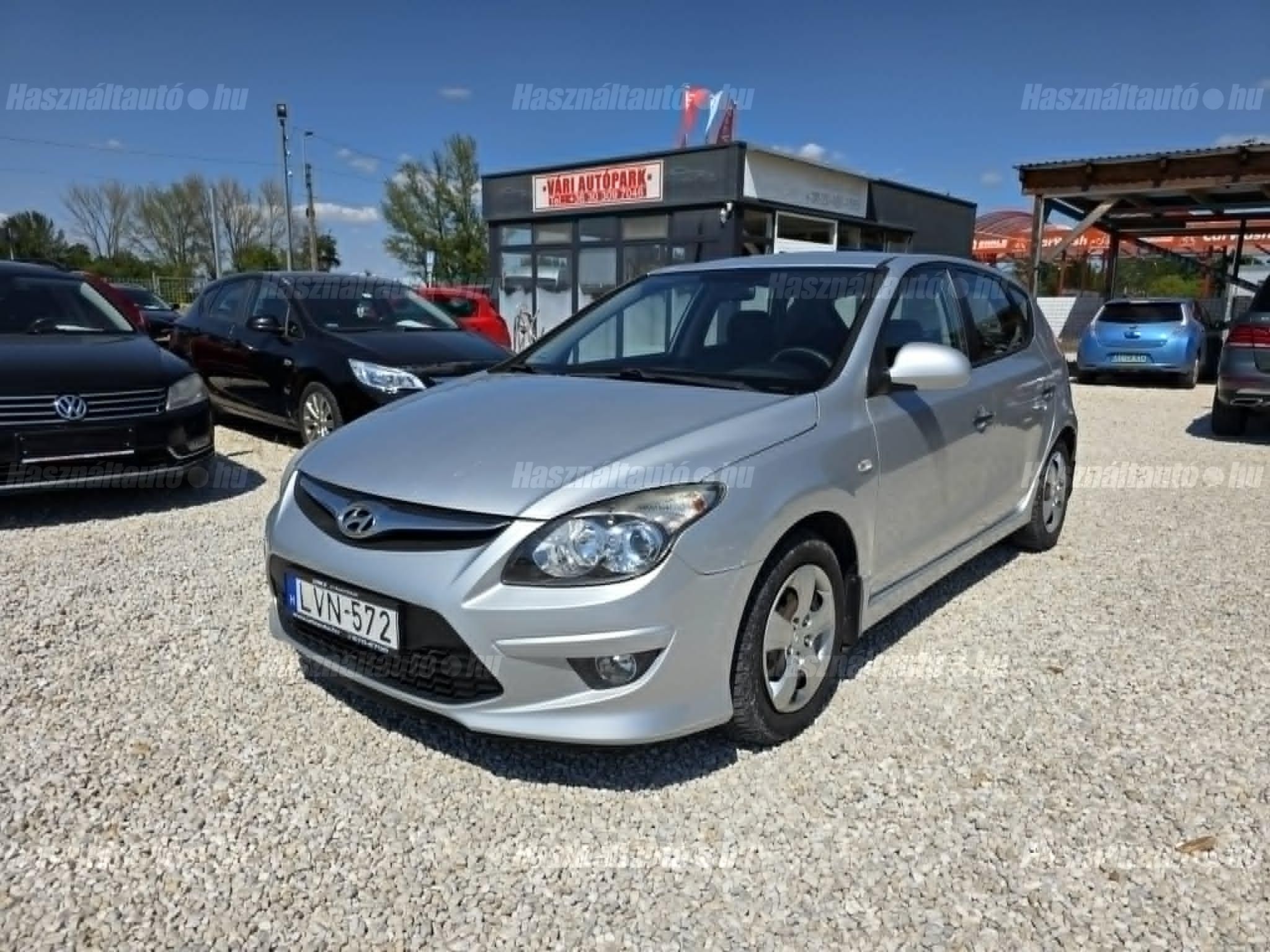 HYUNDAI I30 2011/11 - 1