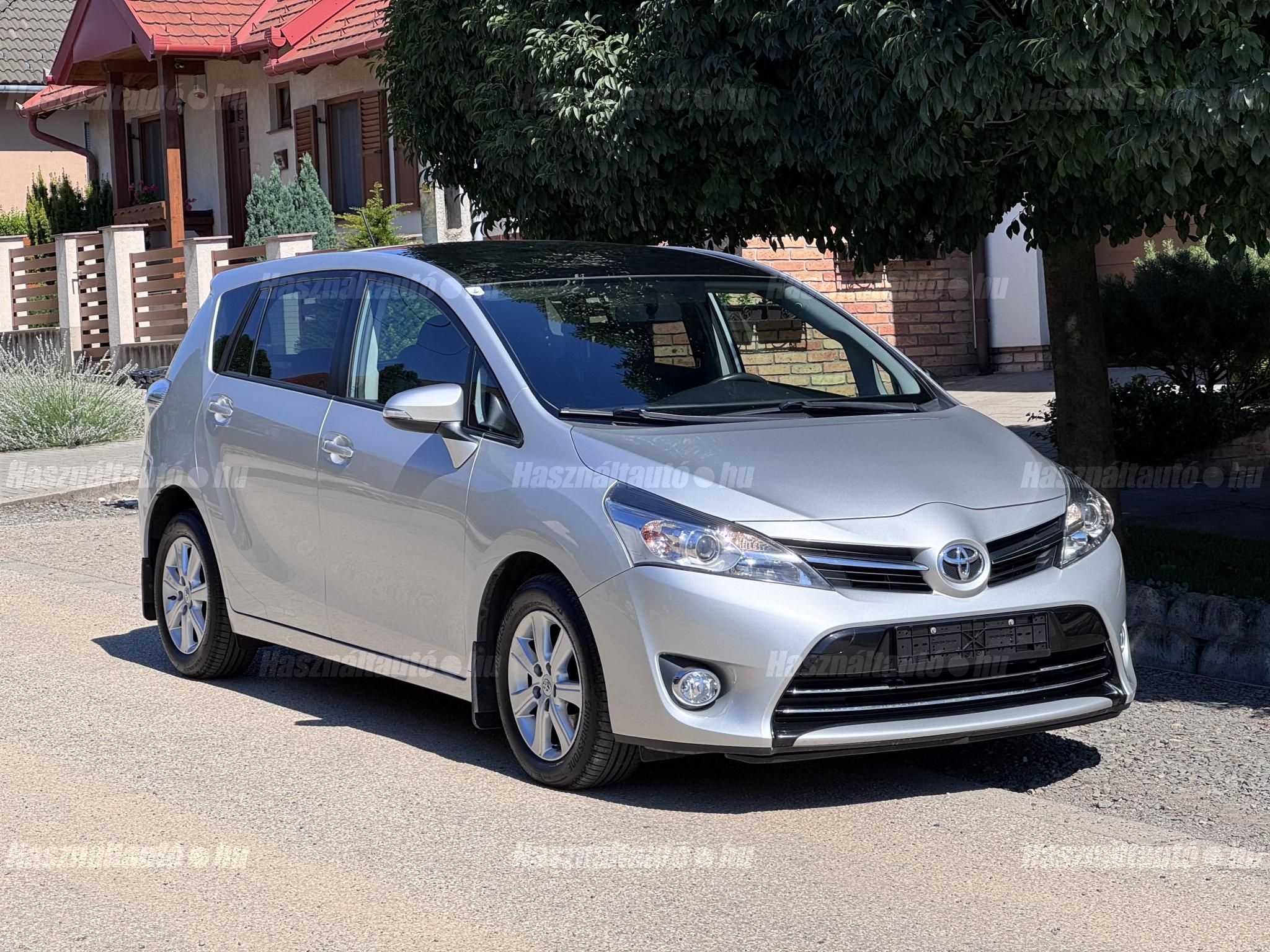 TOYOTA VERSO 2016/2 - 1