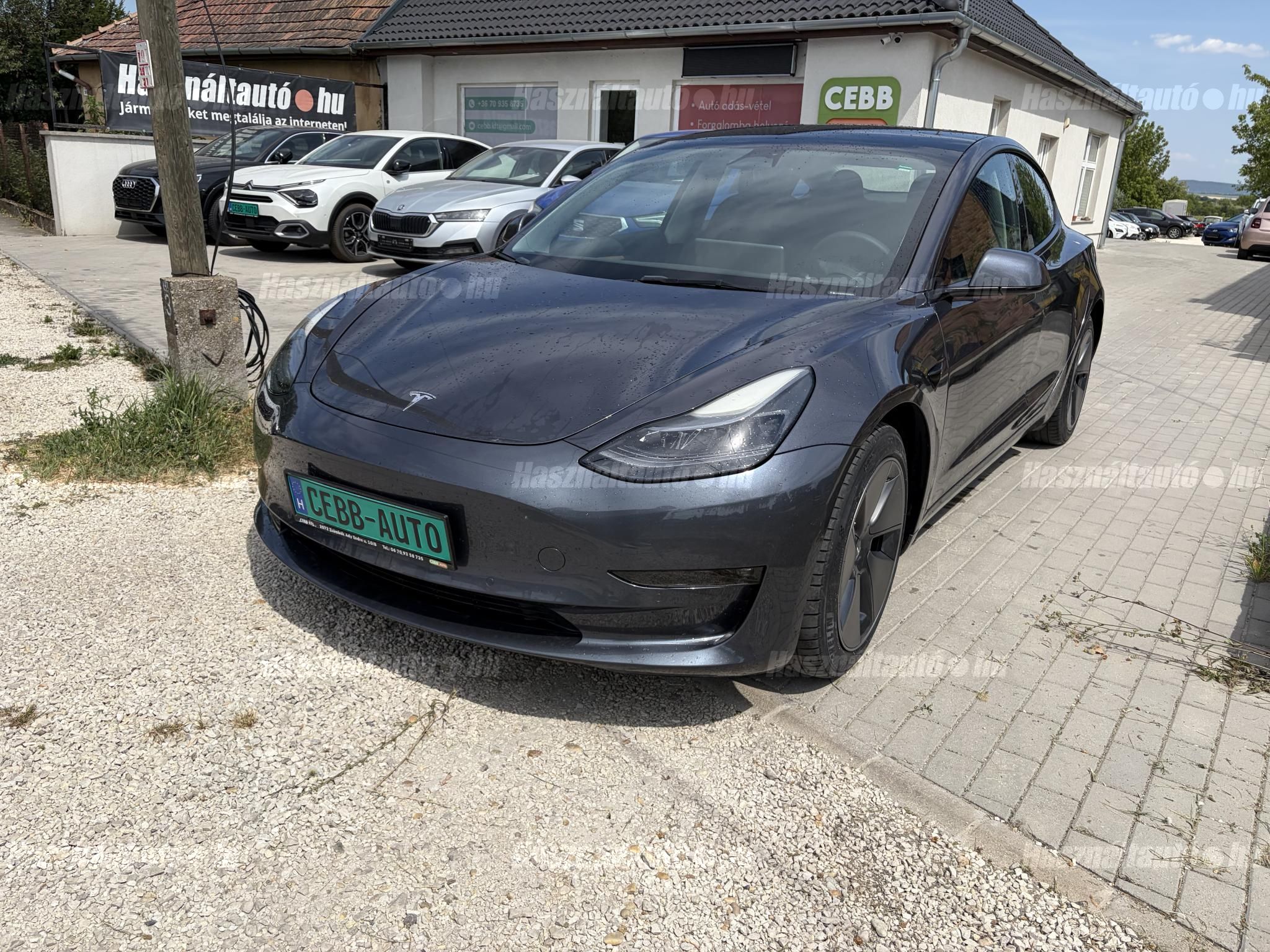 TESLA MODEL 3 2022/3 - 1