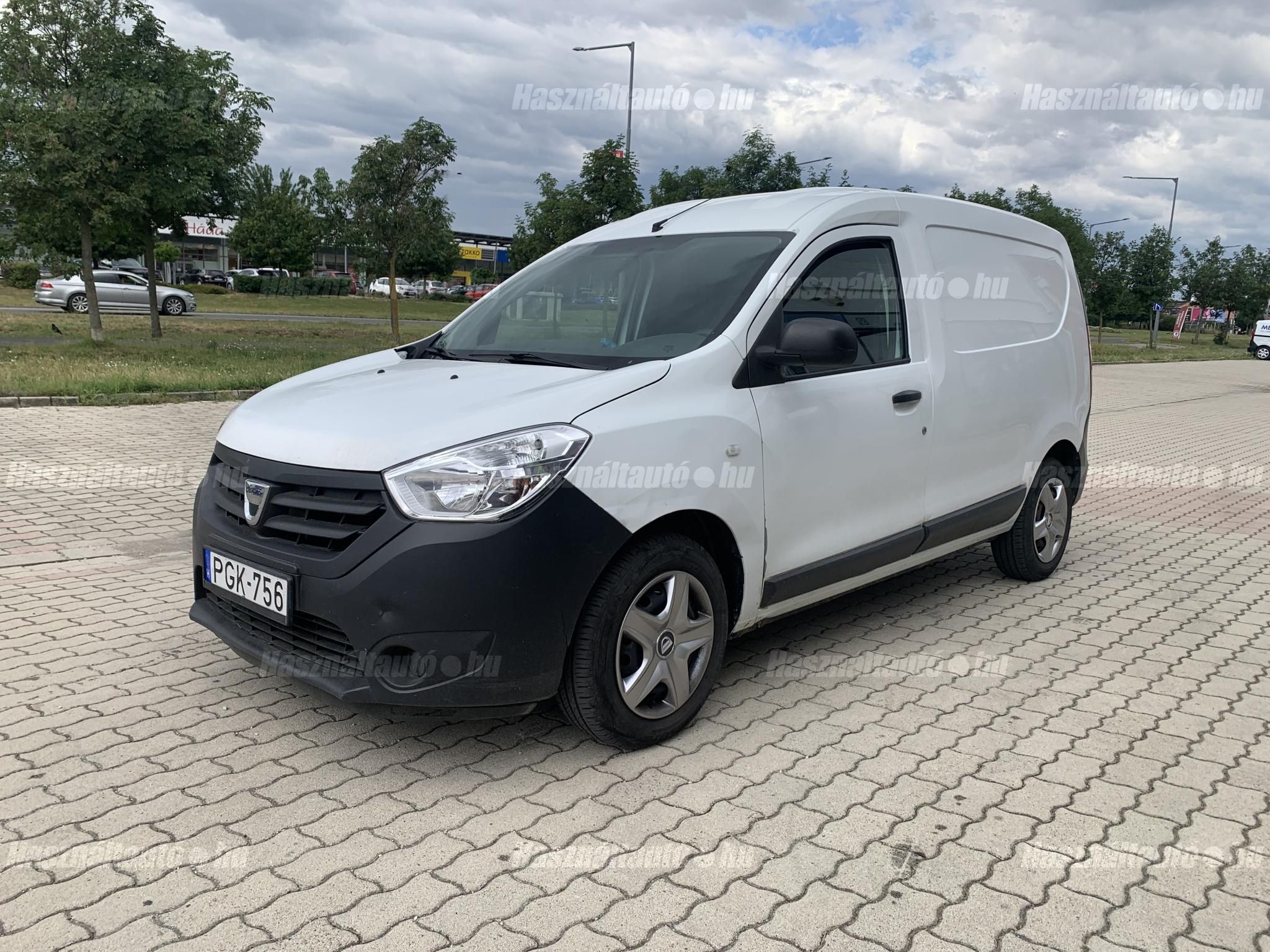 DACIA DOKKER 2017/5 - 1
