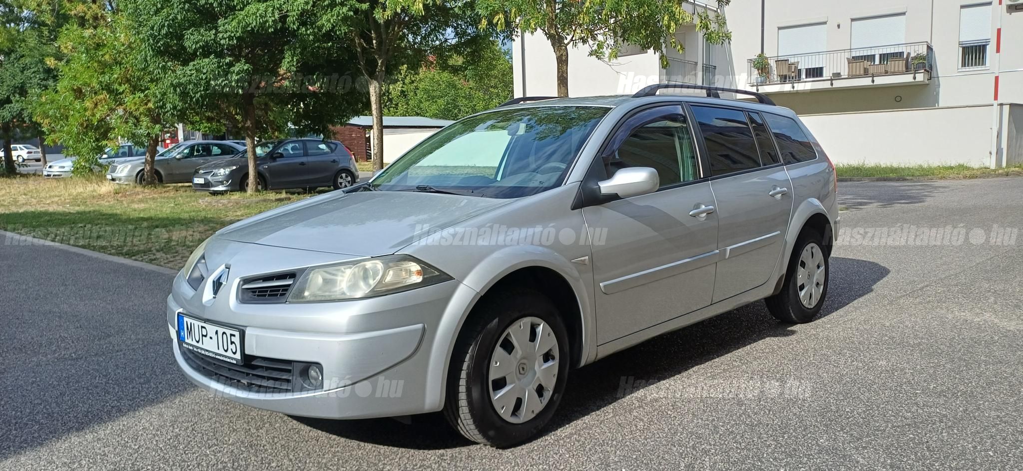 RENAULT MEGANE 2009 - 1