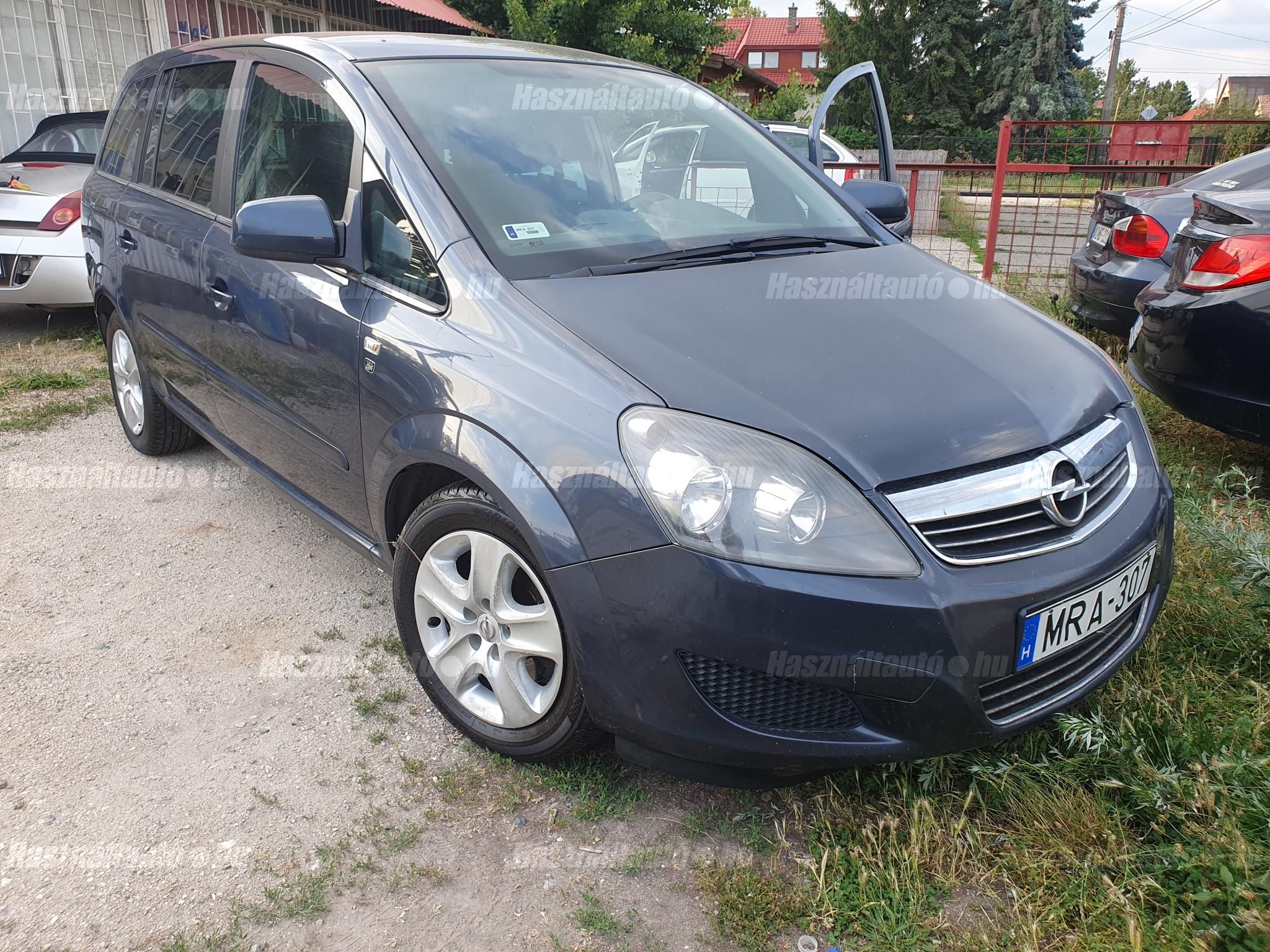 OPEL ZAFIRA B 2010/3 - 1