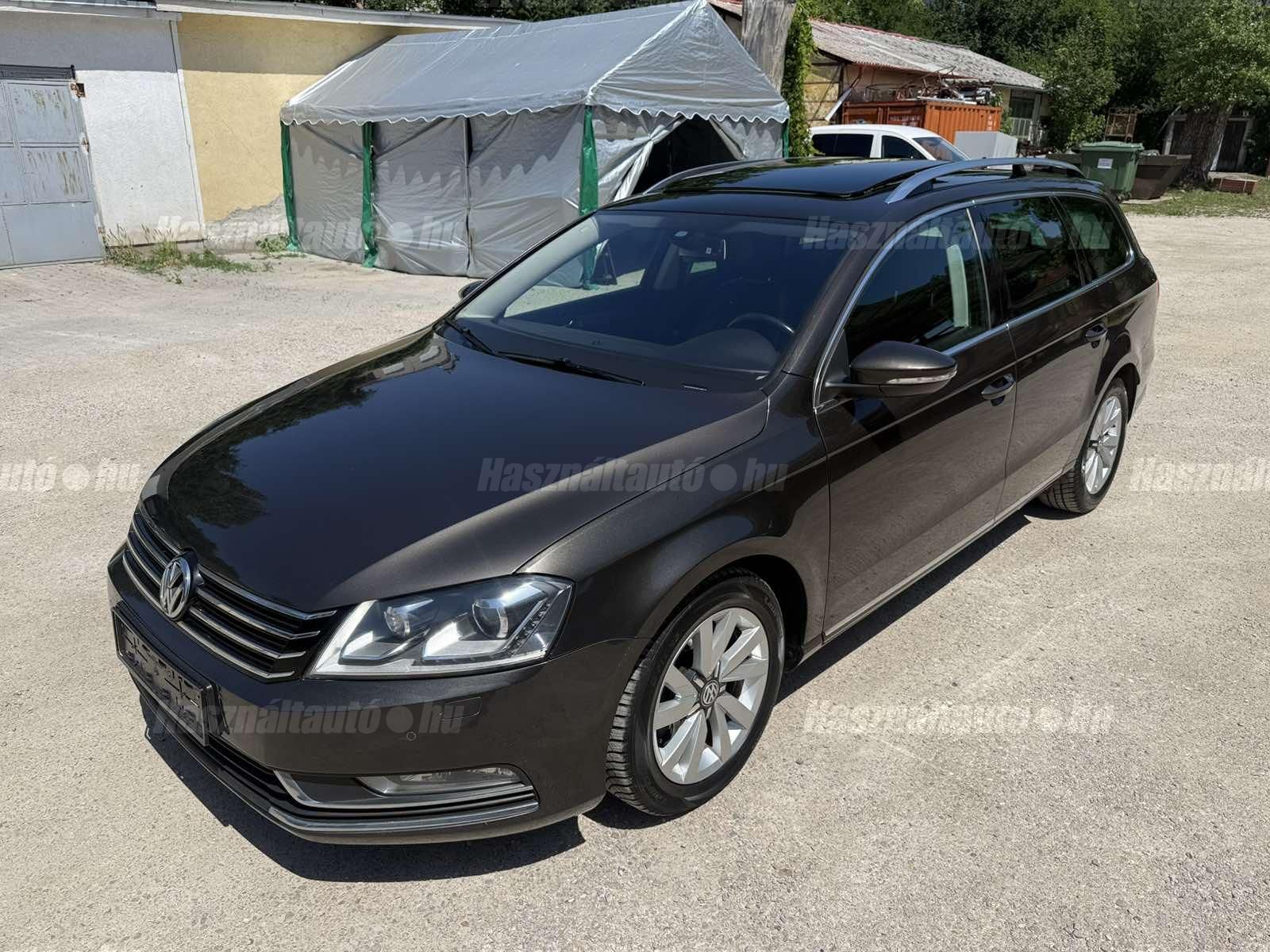 VOLKSWAGEN PASSAT 2012/7 - 1