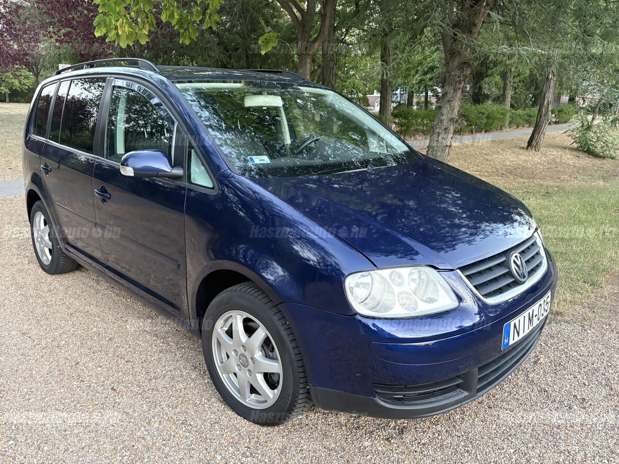 VOLKSWAGEN TOURAN 2004 - 1
