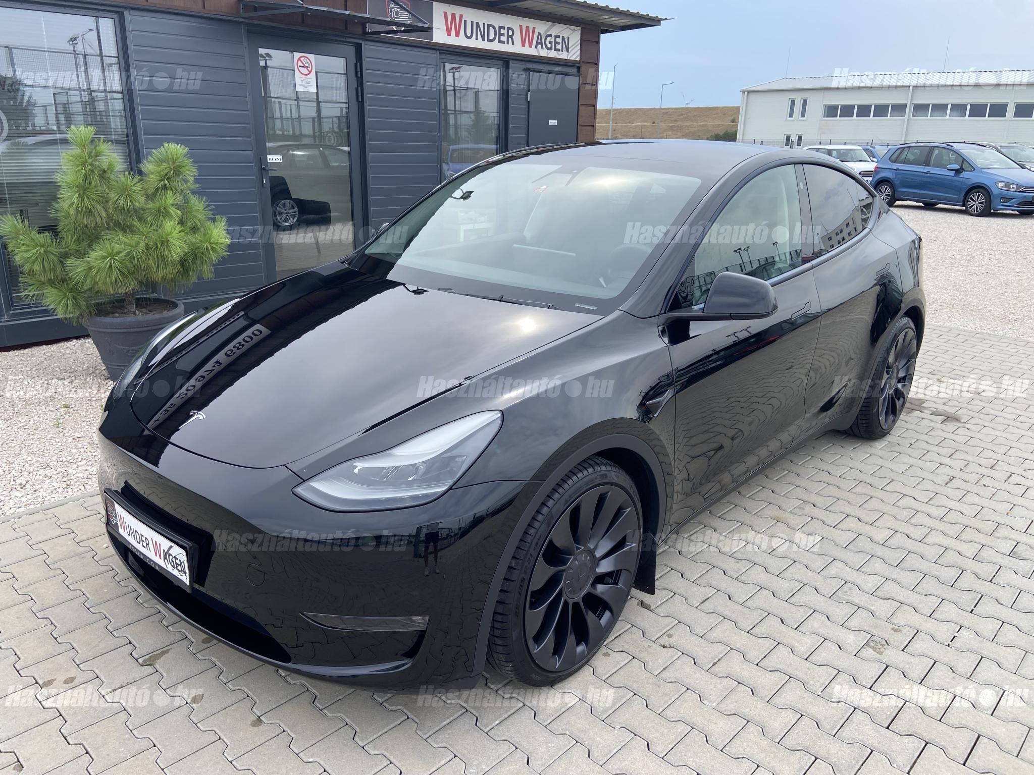 TESLA MODEL Y 2023/2 - 1