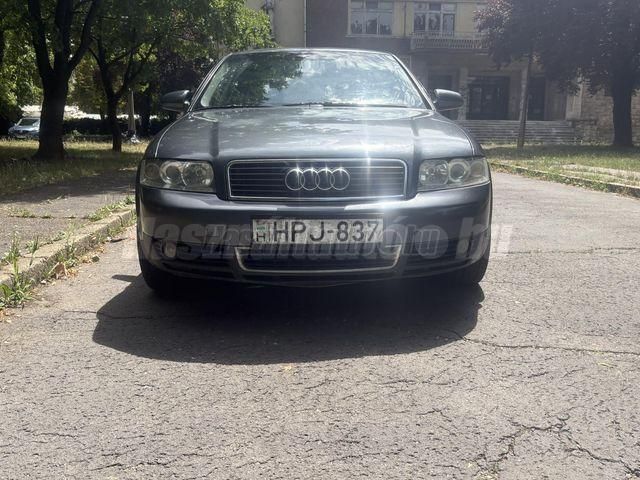 AUDI A4 2001/10 - 1