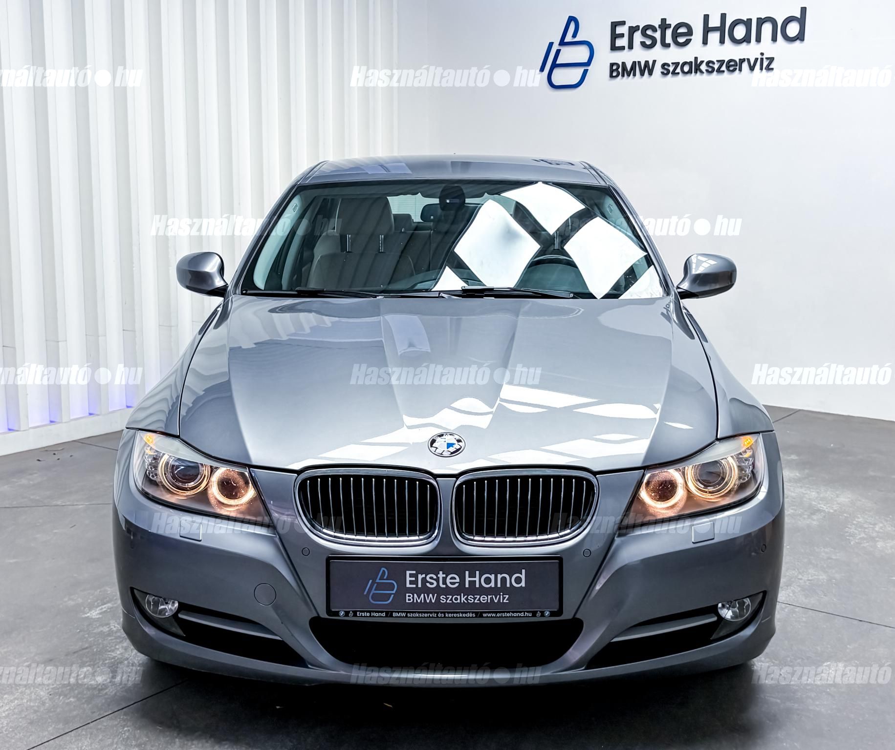 BMW 318 2011/9 - 1