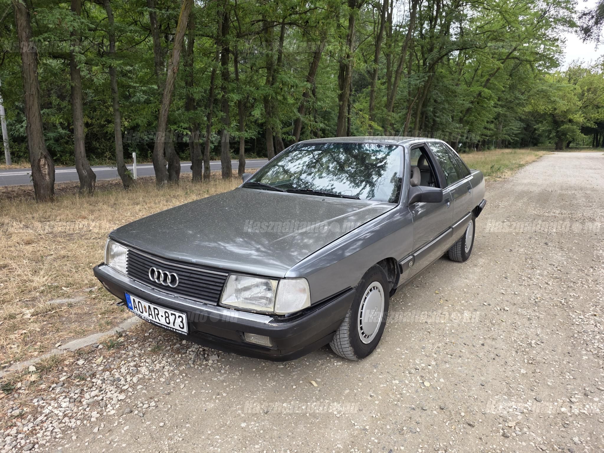 AUDI 100 1985/12 - 1