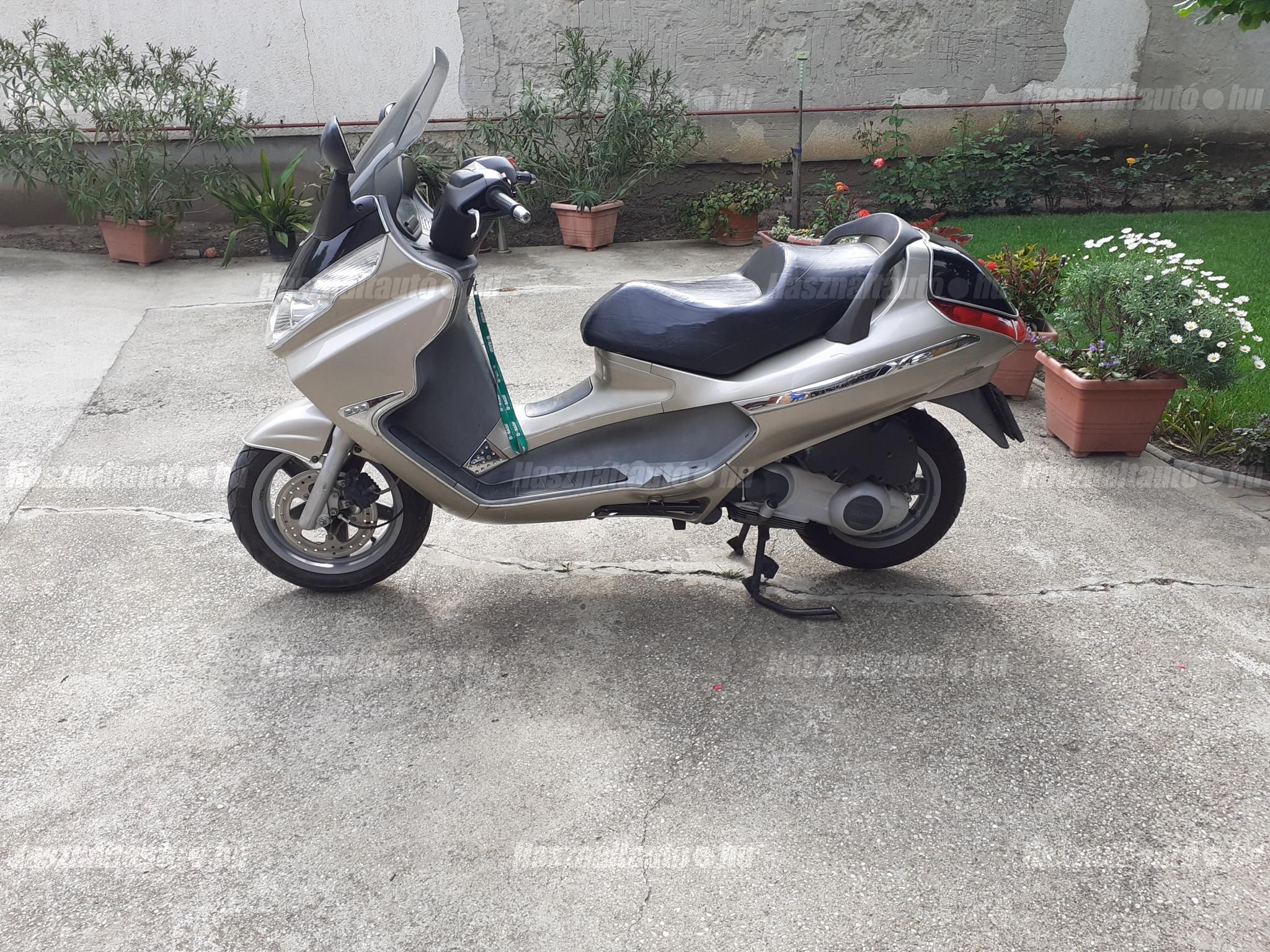 PIAGGIO X 8 200 2005/4 - 1
