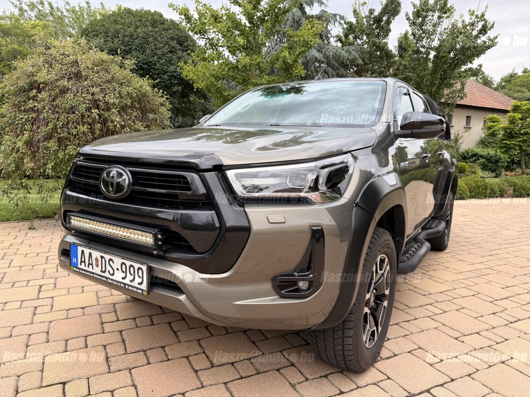 TOYOTA HILUX 2021 - 1