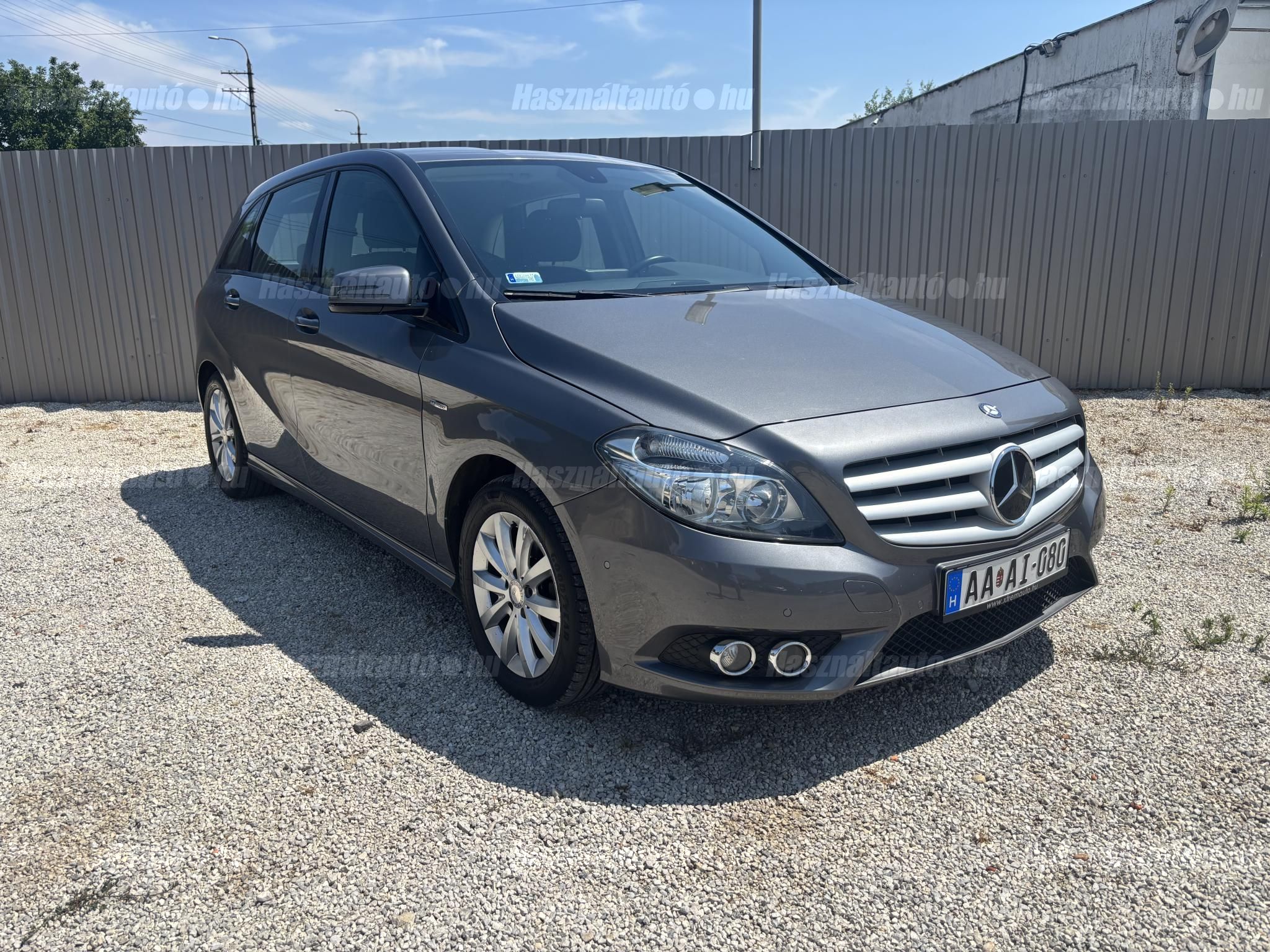MERCEDES-BENZ B 180 2012/8 - 1