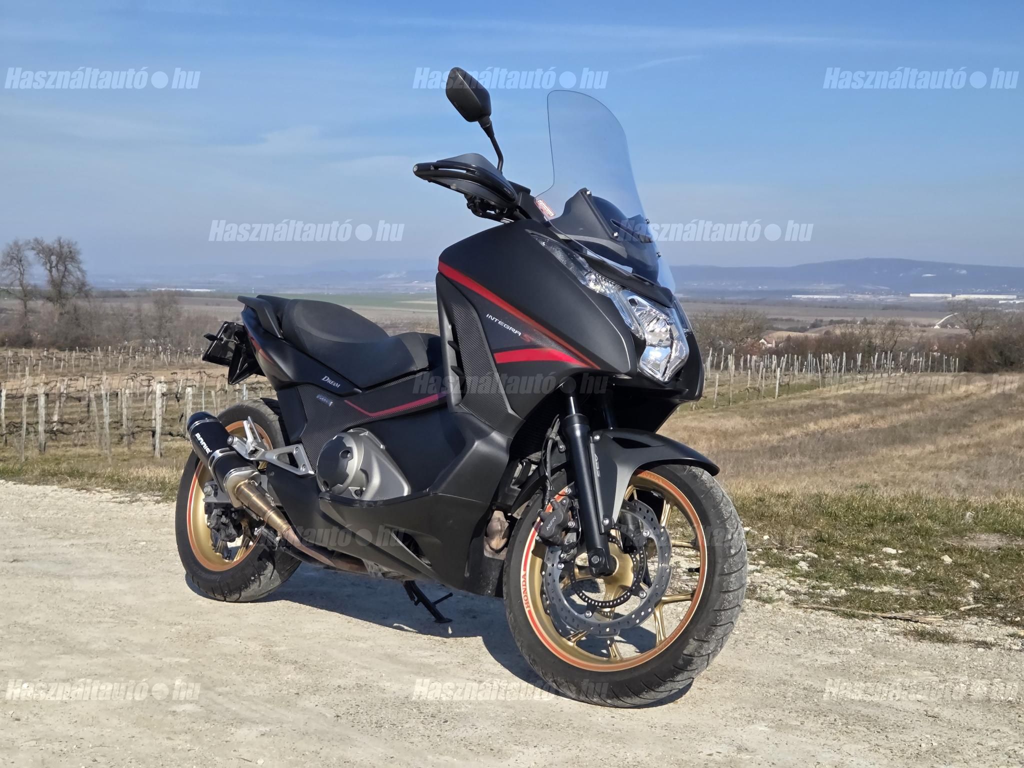 HONDA NC 750 S 2013/12 - 1