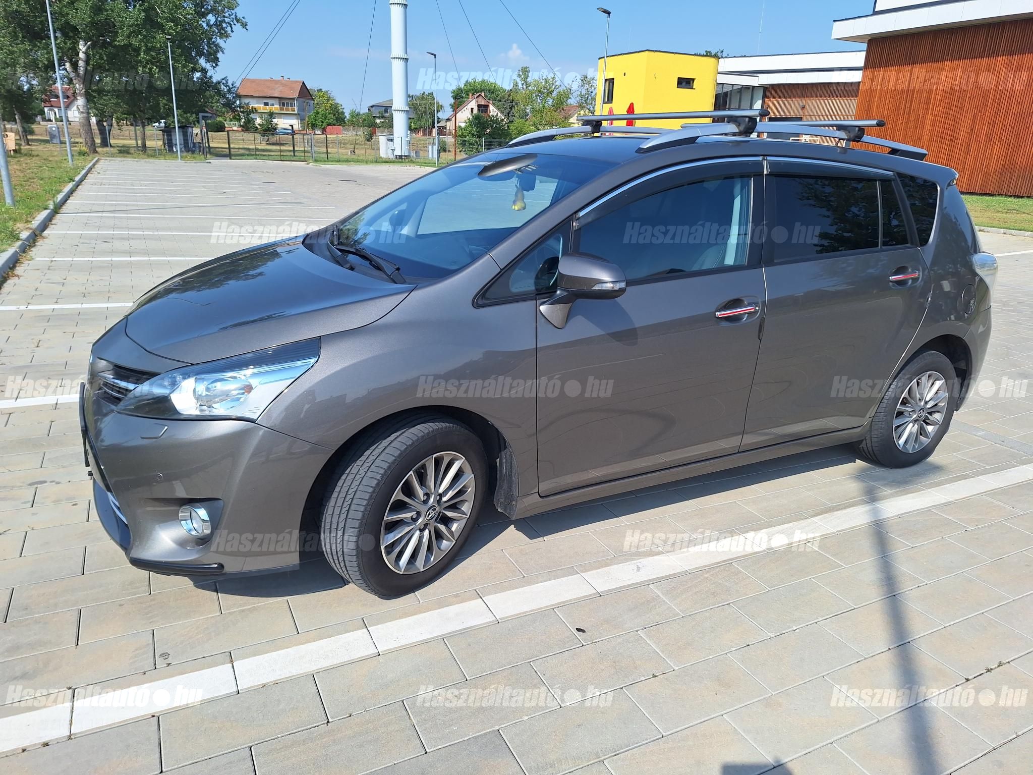 TOYOTA VERSO 2016/8 - 1