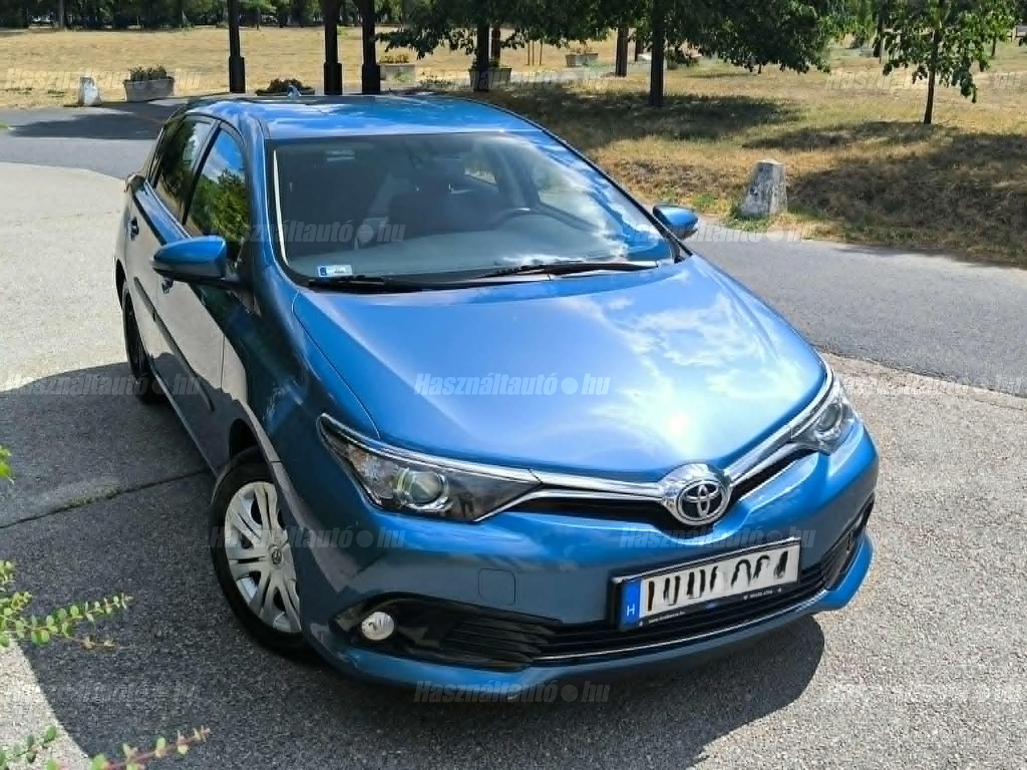 TOYOTA AURIS 2016 - 1
