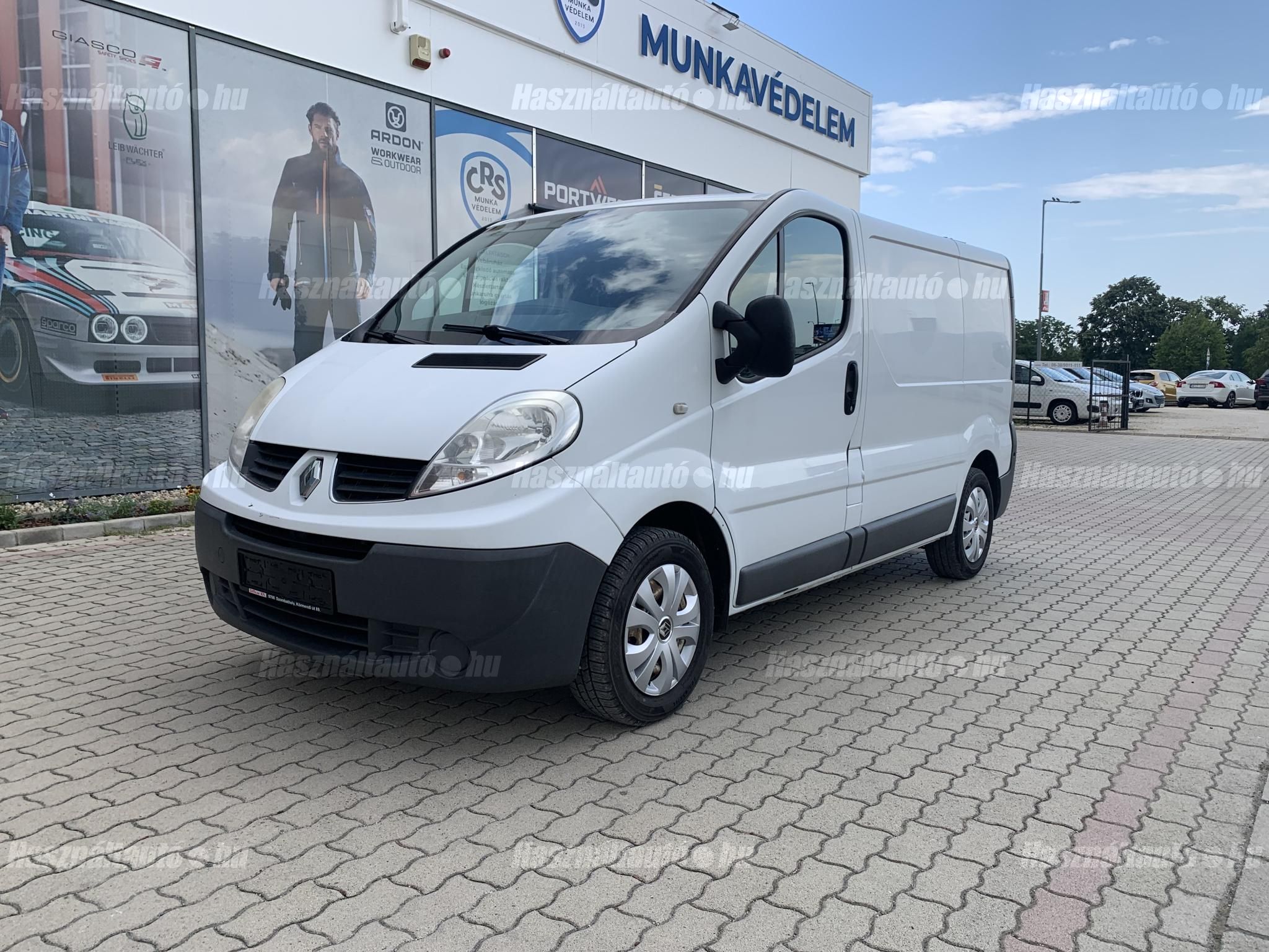 RENAULT TRAFIC 2012/3 - 1