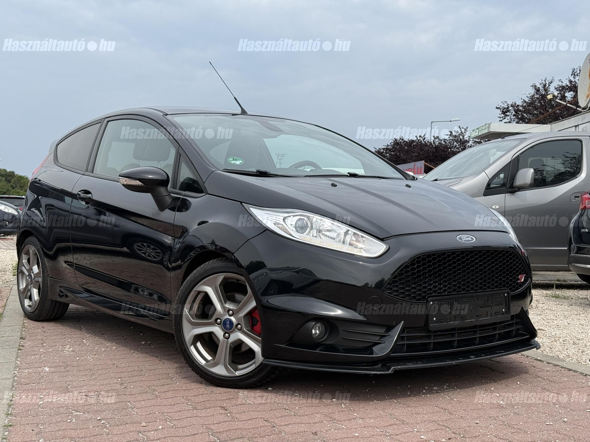 FORD FIESTA 2013/6 - 1