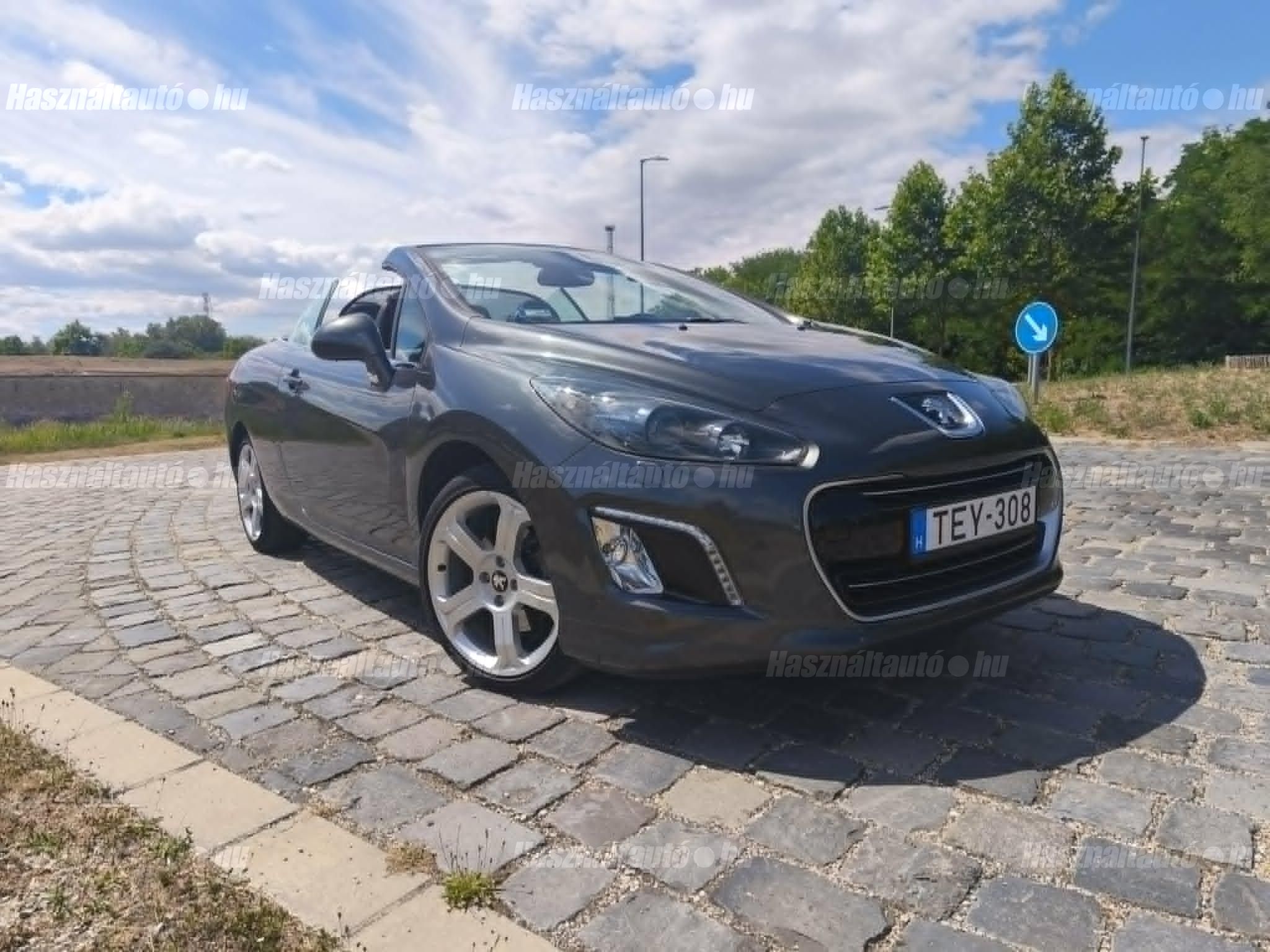 PEUGEOT 308 2011/12 - 1