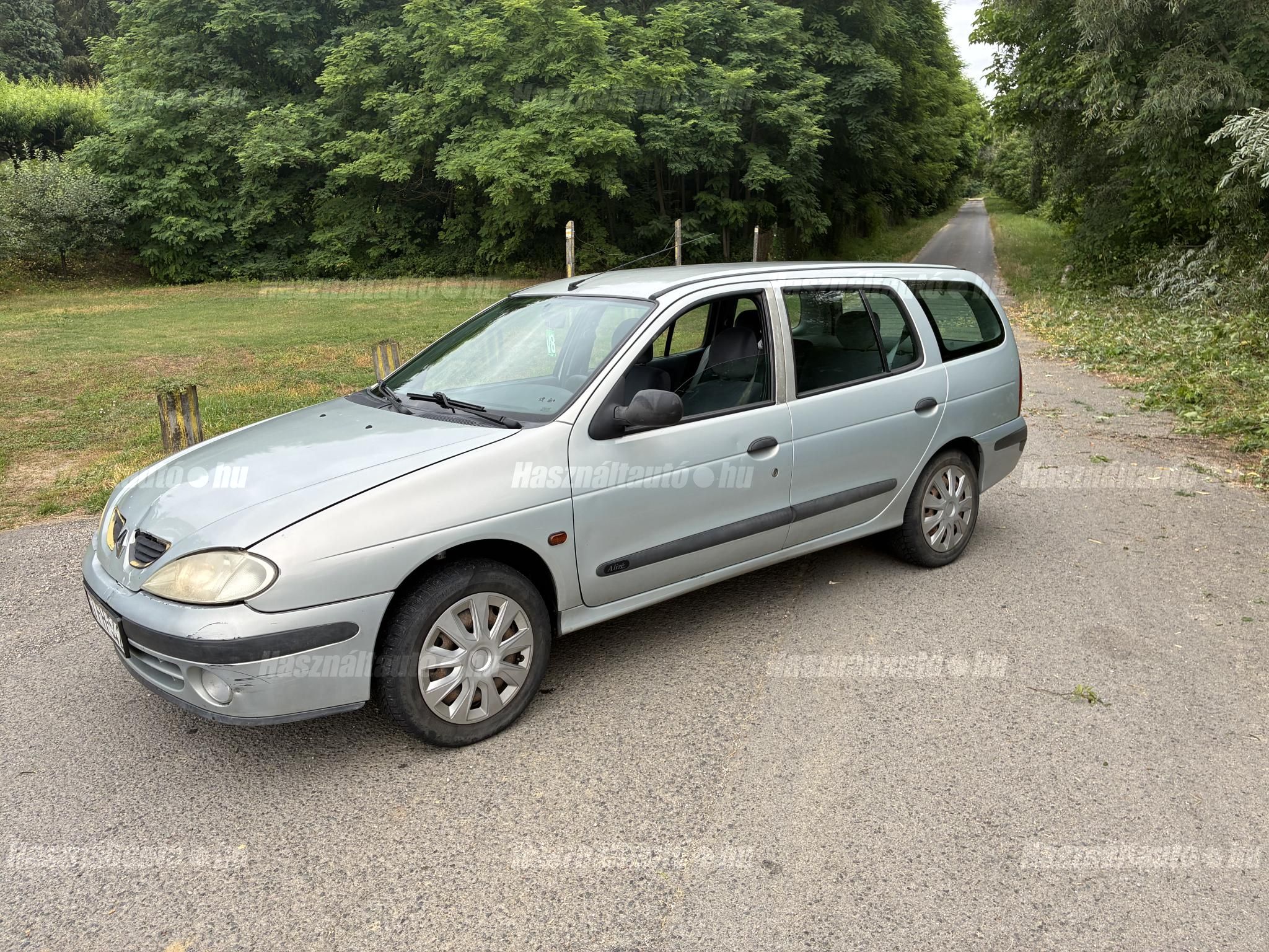 RENAULT MEGANE 2002/3 - 1