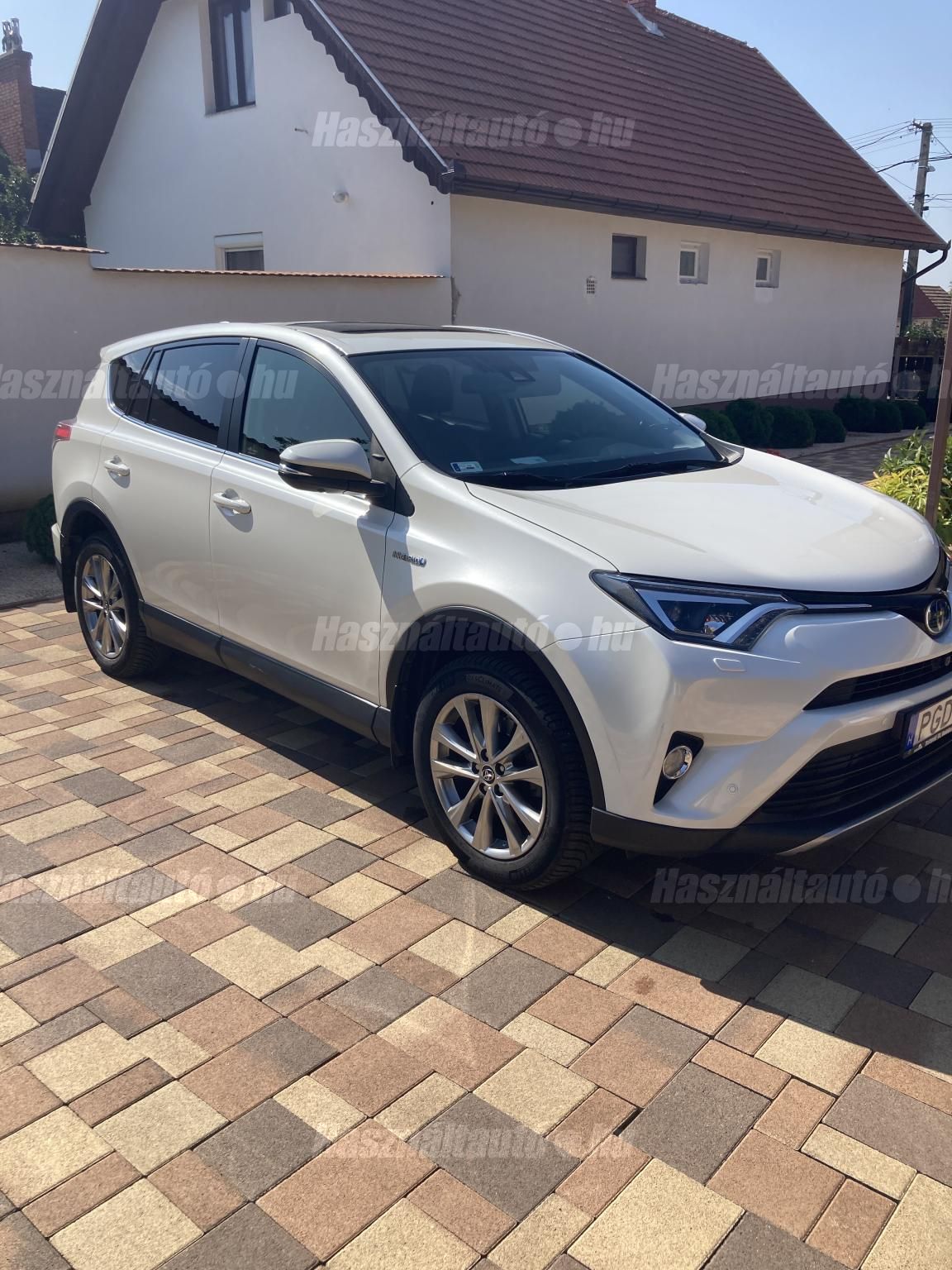 TOYOTA RAV 4 2017/8 - 1