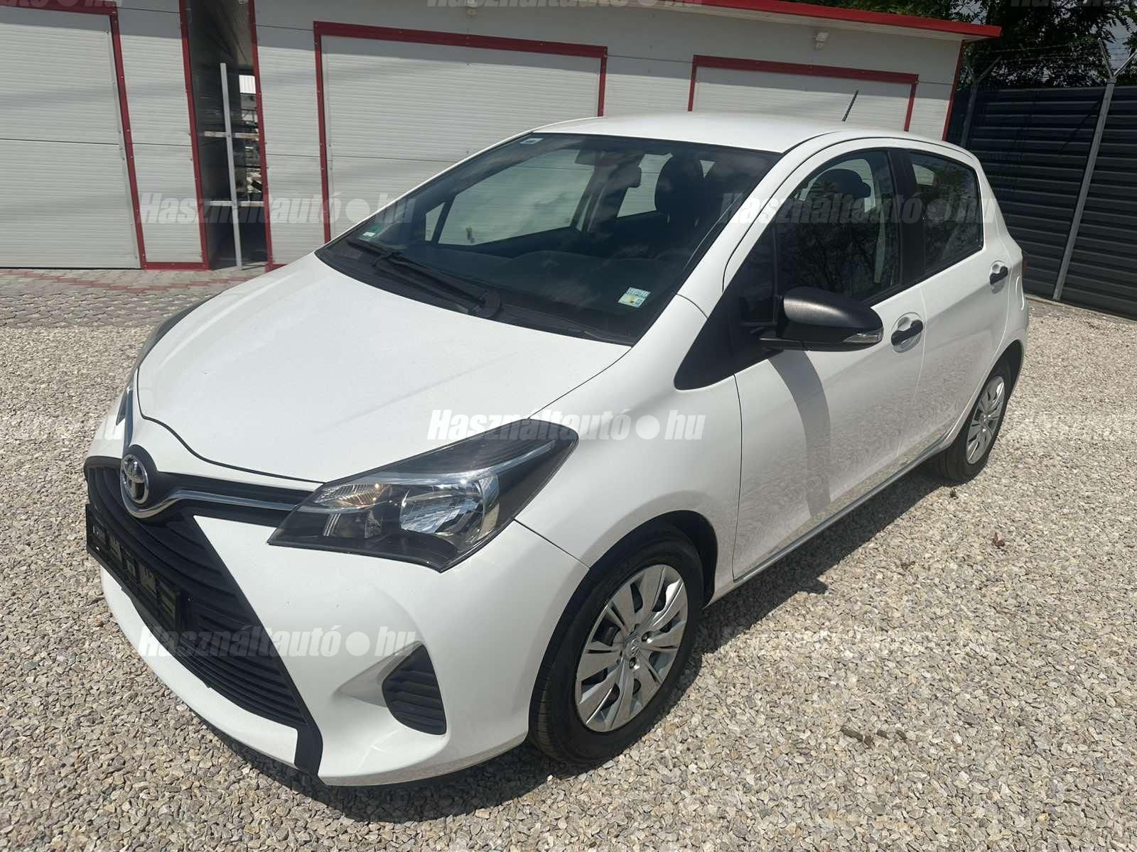 TOYOTA YARIS 2015 - 1