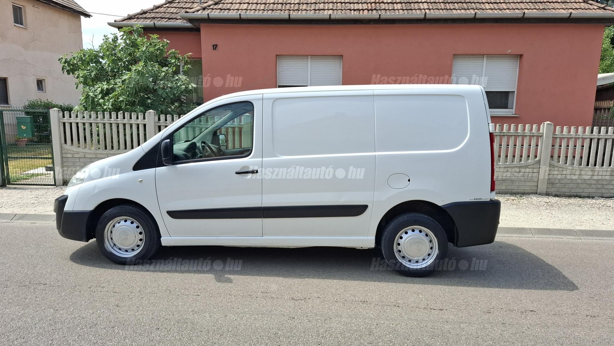 PEUGEOT EXPERT 2010 - 1