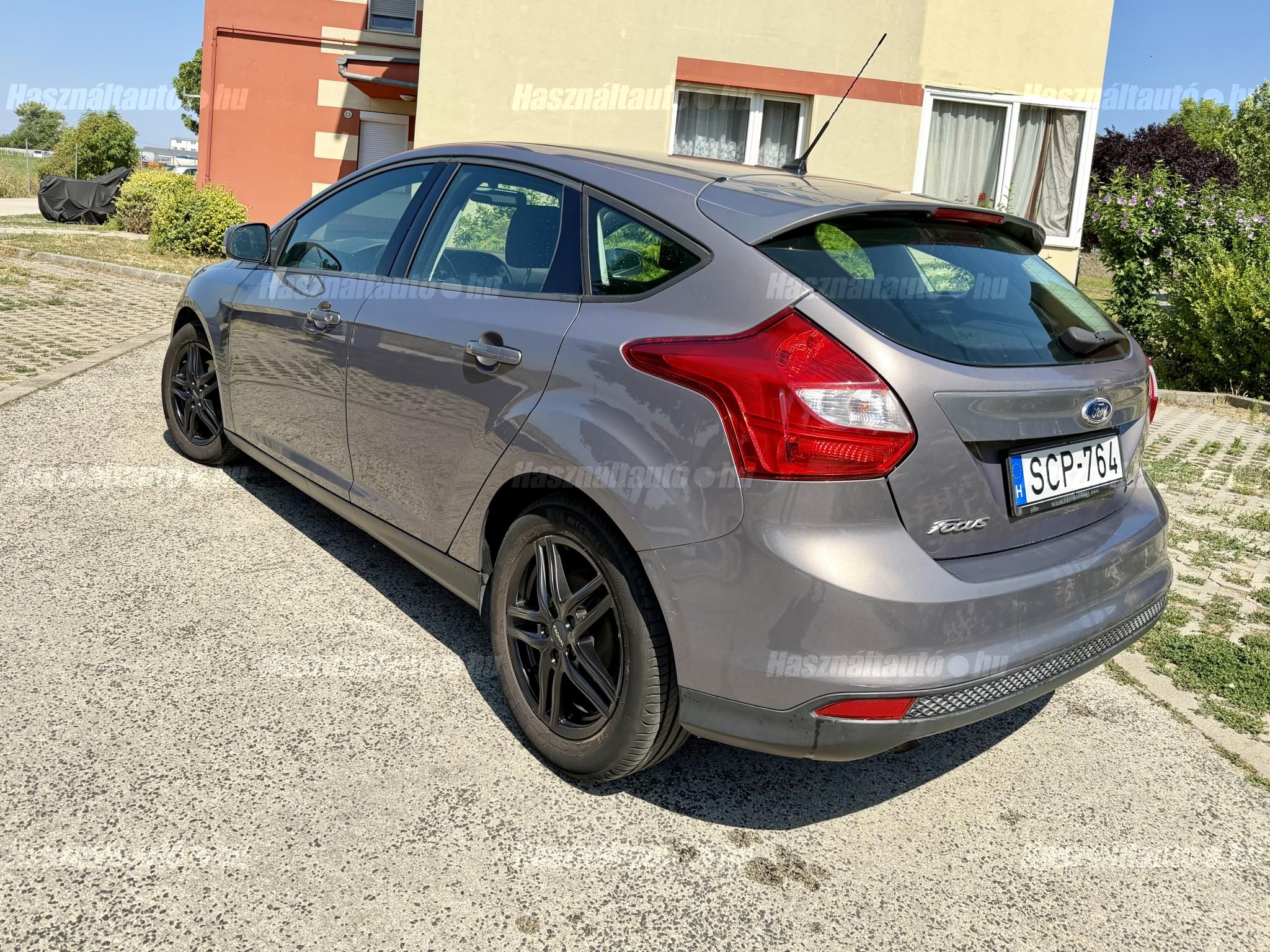 FORD FOCUS 2012 - 1