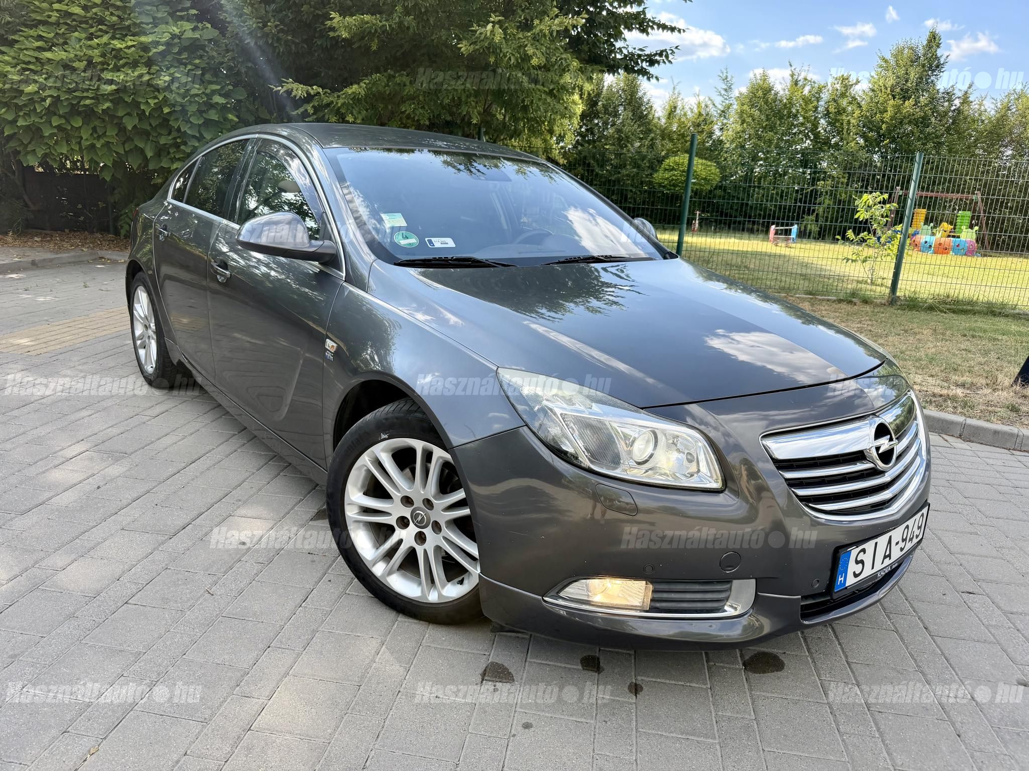 OPEL INSIGNIA 2011 - 1