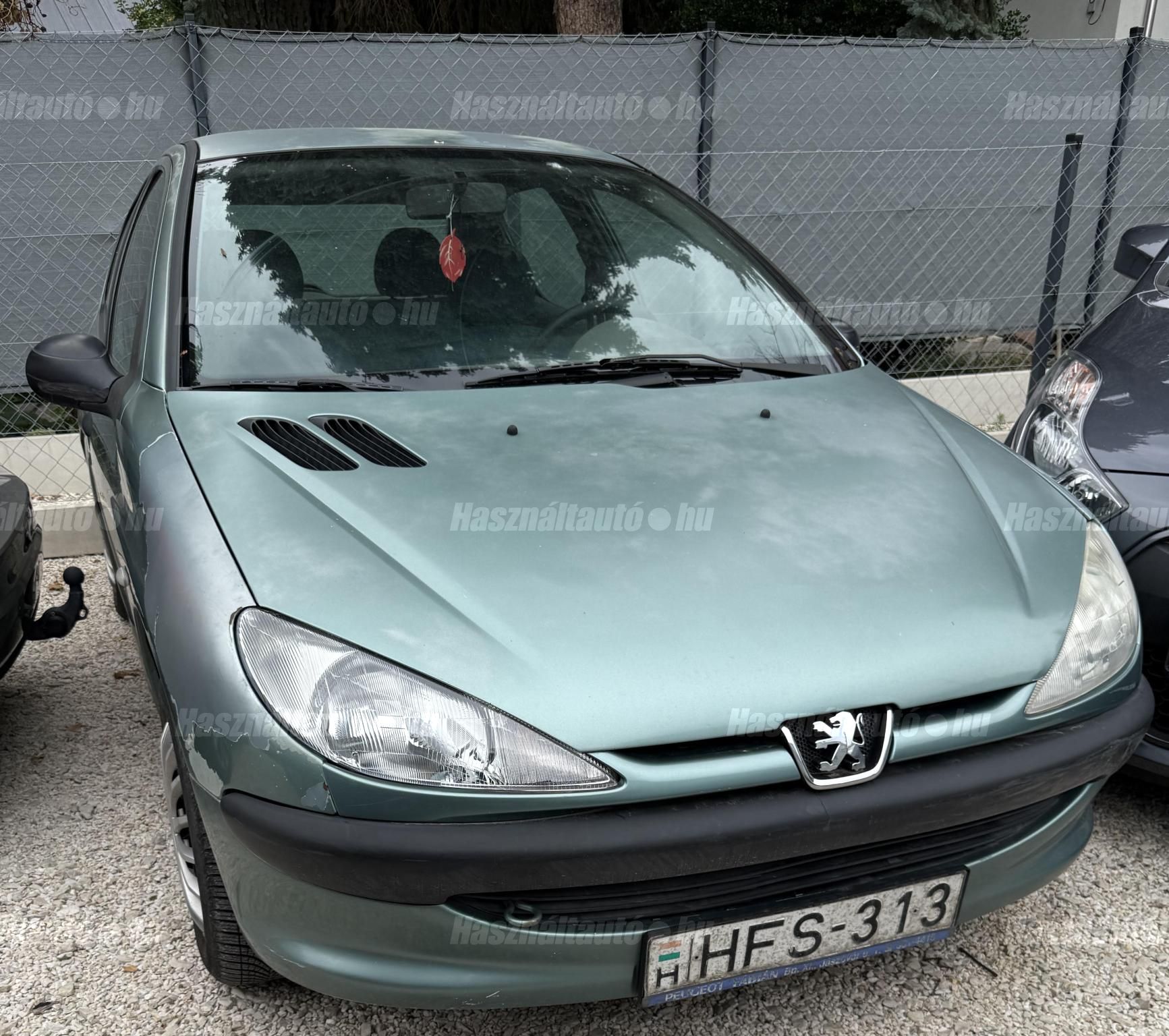 PEUGEOT 206 2000/4 - 1