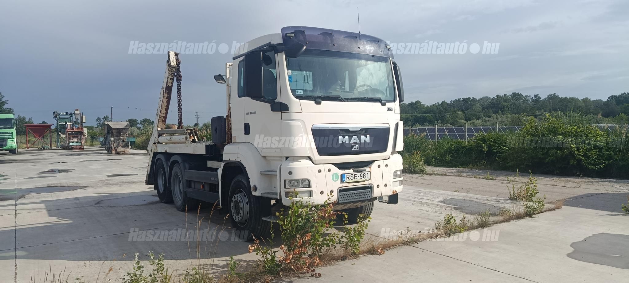 MAN 2011/8 - 1
